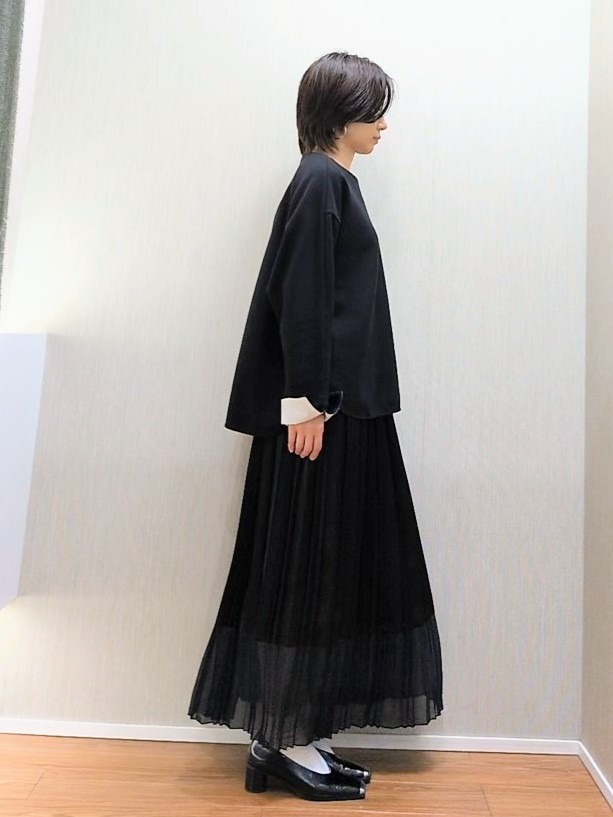 ミズタさんの「UNTITLED｜【セットアップ可/スウェットライク】袖口シャツドッキングプルオーバー」を使ったコーディネート