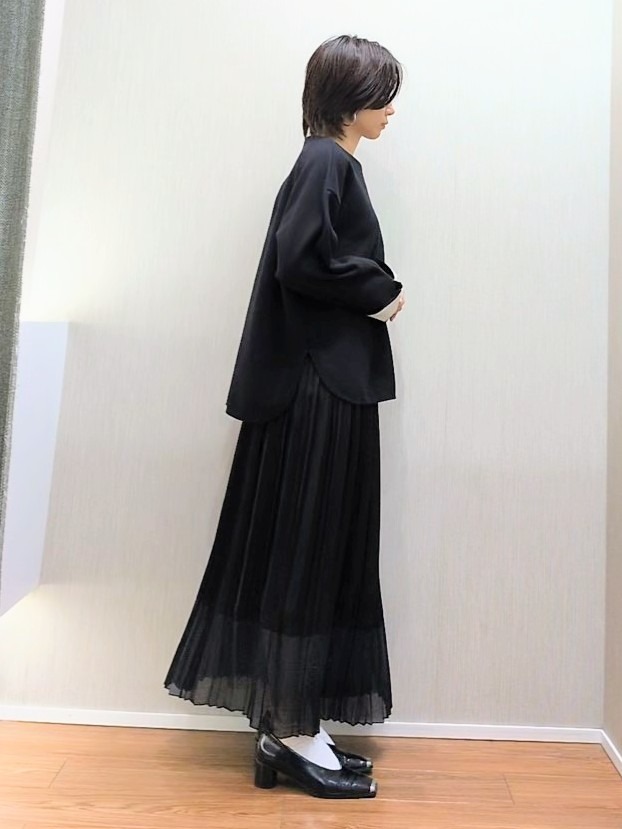 ミズタさんの「UNTITLED｜【セットアップ可/スウェットライク】袖口シャツドッキングプルオーバー」を使ったコーディネート