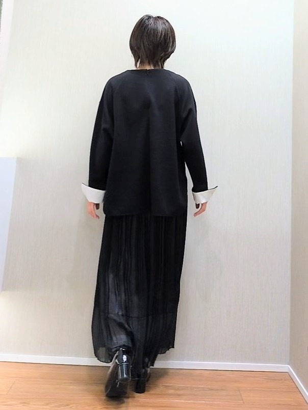 ミズタさんの「UNTITLED｜【セットアップ可/スウェットライク】袖口シャツドッキングプルオーバー」を使ったコーディネート