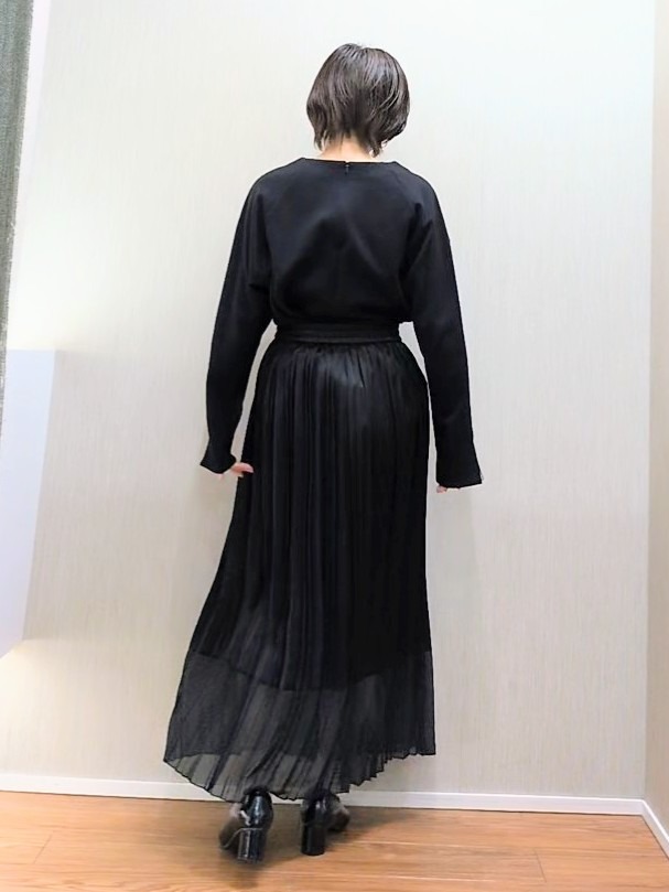 ミズタさんの「UNTITLED｜【セットアップ可/スウェットライク】袖口シャツドッキングプルオーバー」を使ったコーディネート