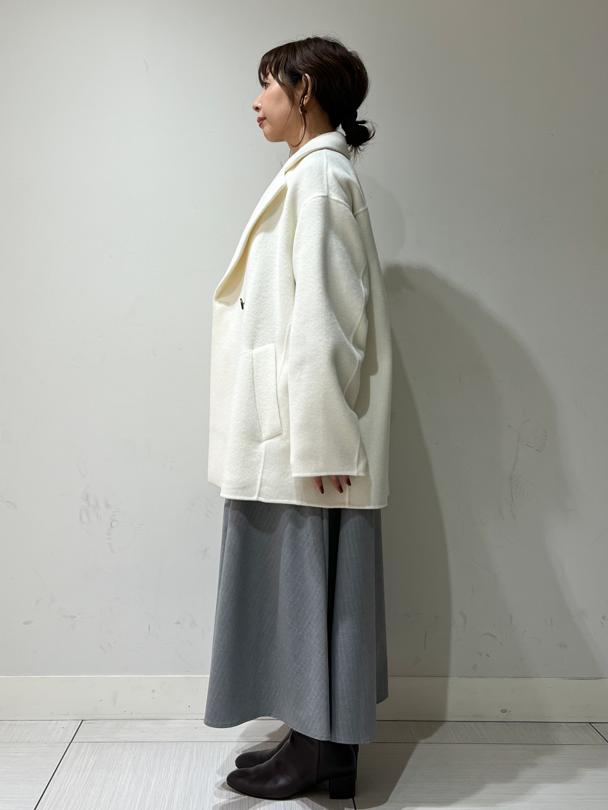 じゅんさんの「DRESSTERIOR｜【美シルエット/上品】Super120シャルムウールブレンドミドルコート」を使ったコーディネート