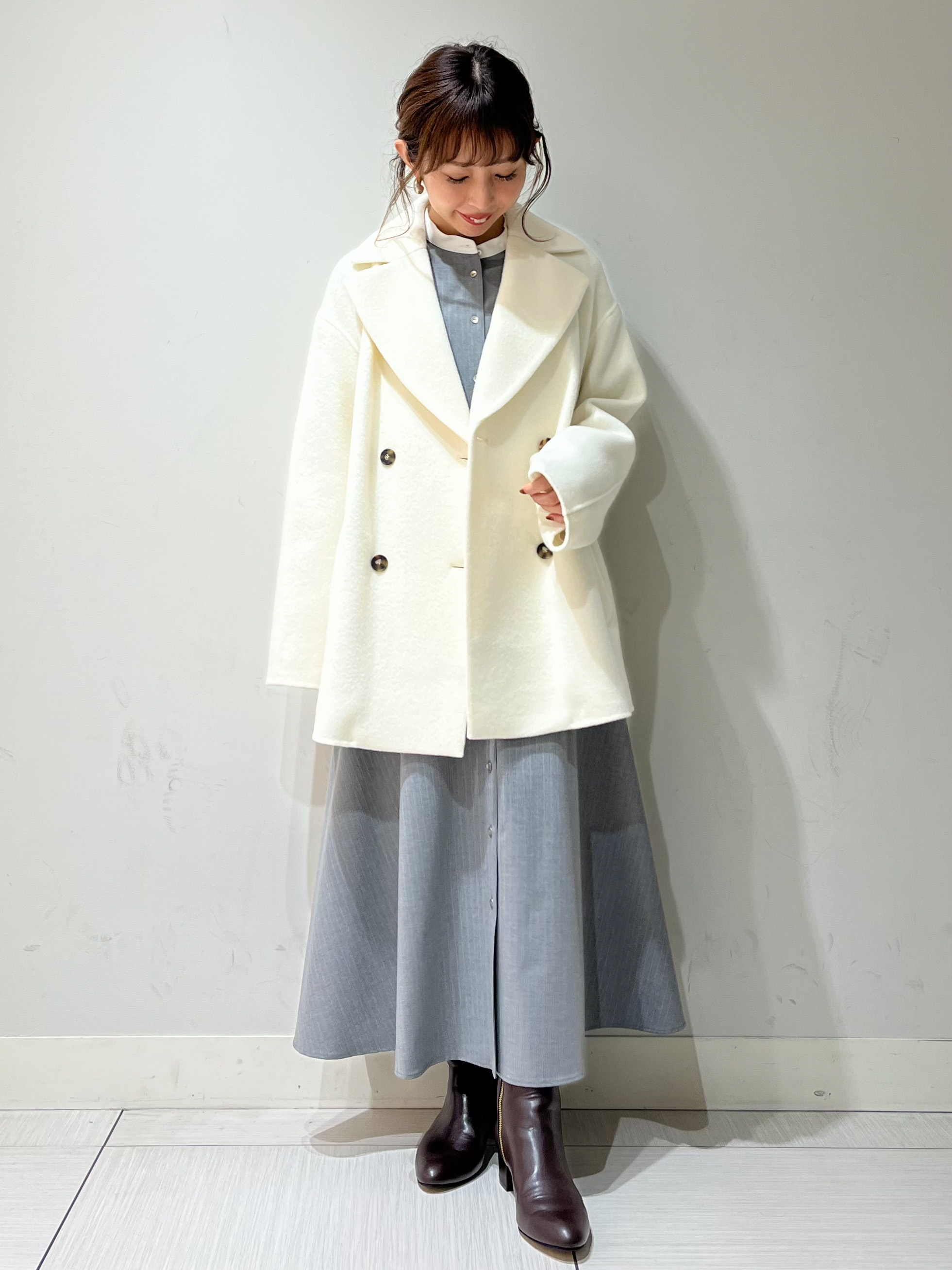 じゅんさんの「DRESSTERIOR｜【美シルエット/上品】Super120シャルムウールブレンドミドルコート」を使ったコーディネート