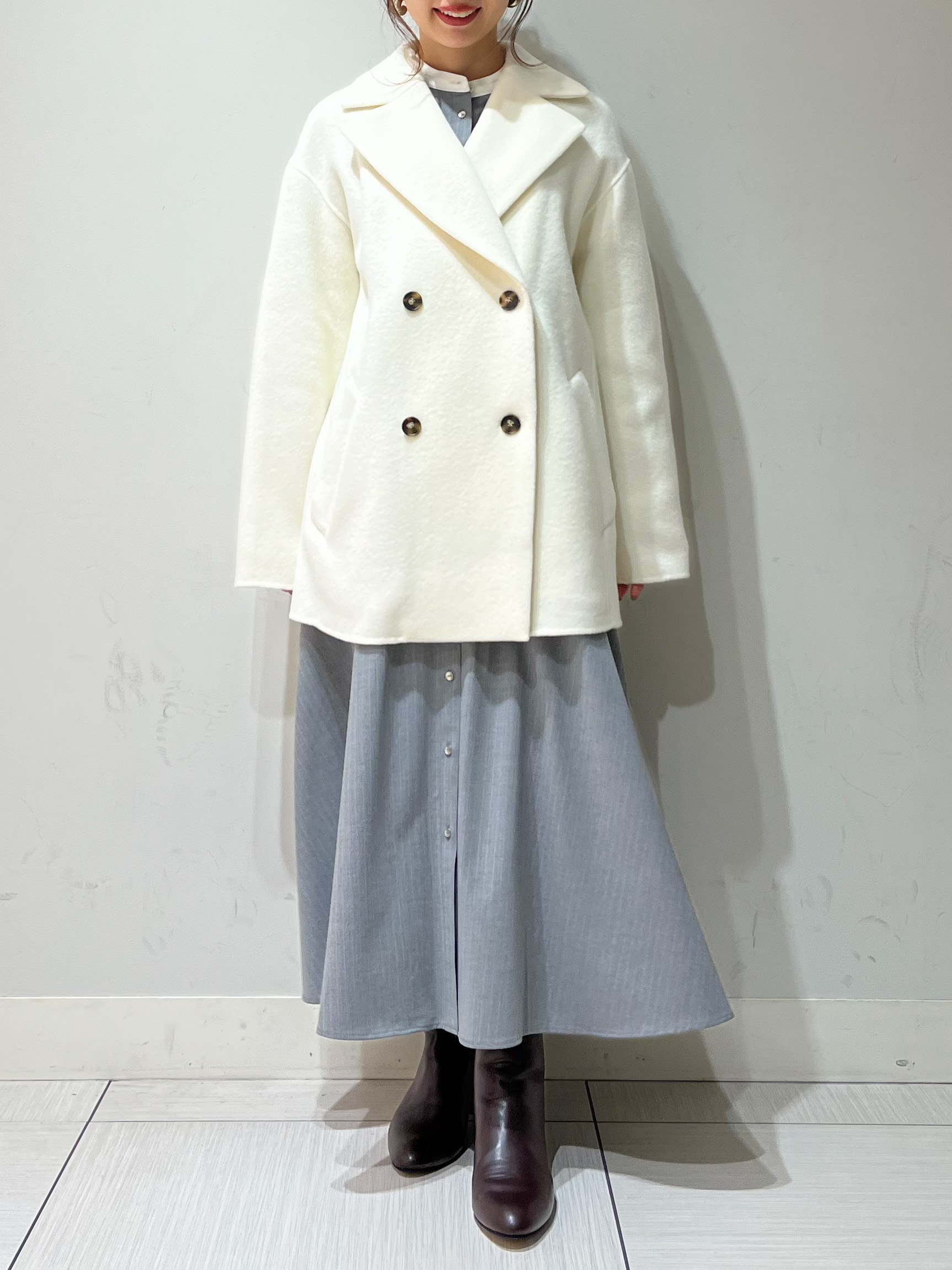 じゅんさんの「DRESSTERIOR｜【美シルエット/上品】Super120シャルムウールブレンドミドルコート」を使ったコーディネート