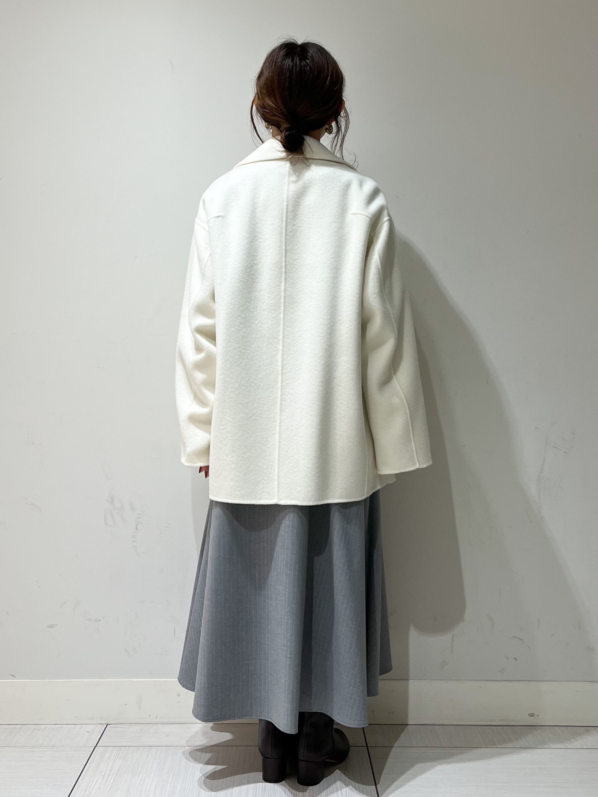 じゅんさんの「DRESSTERIOR｜【美シルエット/上品】Super120シャルムウールブレンドミドルコート」を使ったコーディネート