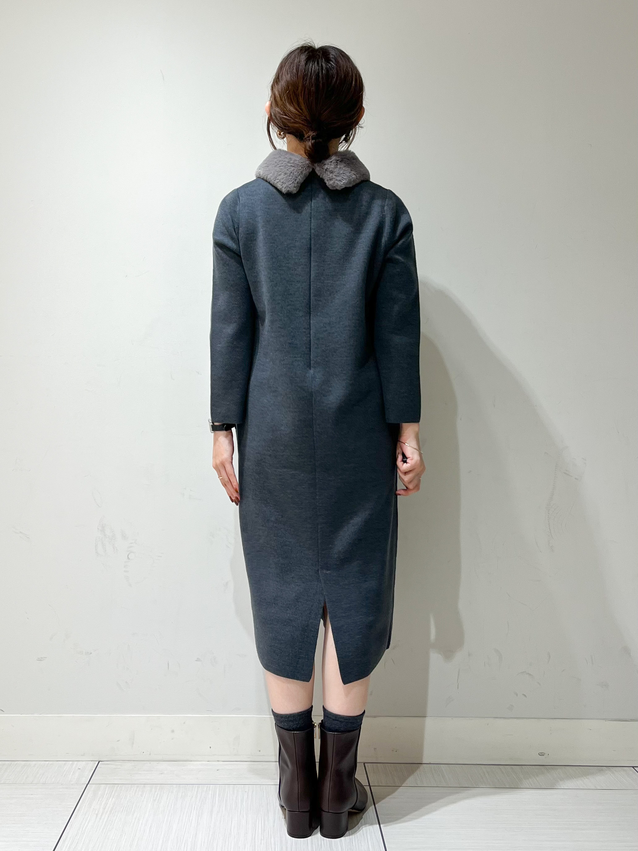 じゅんさんの「DRESSTERIOR｜ファーカラーニットワンピース」を使ったコーディネート