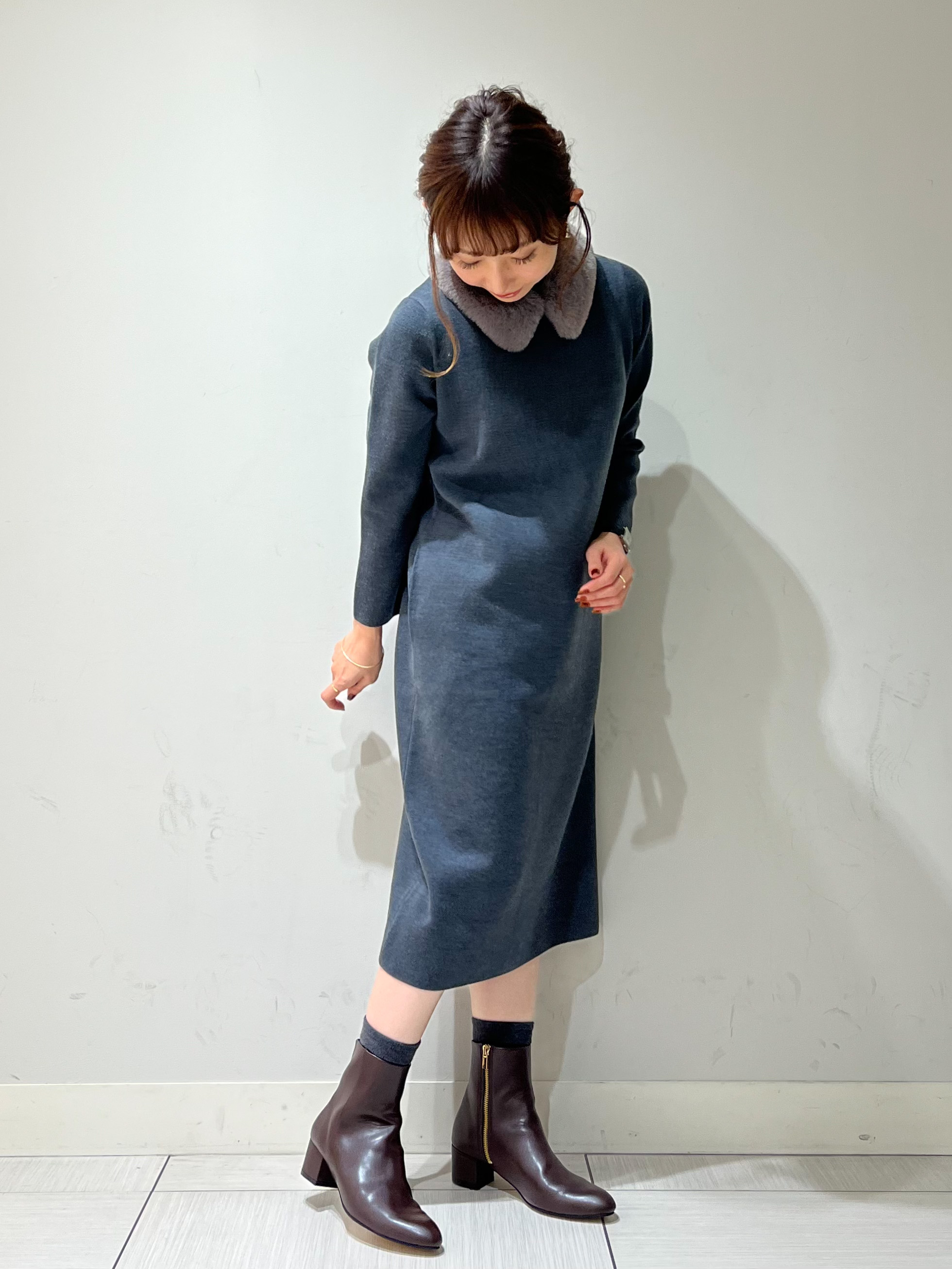じゅんさんの「DRESSTERIOR｜ファーカラーニットワンピース」を使ったコーディネート