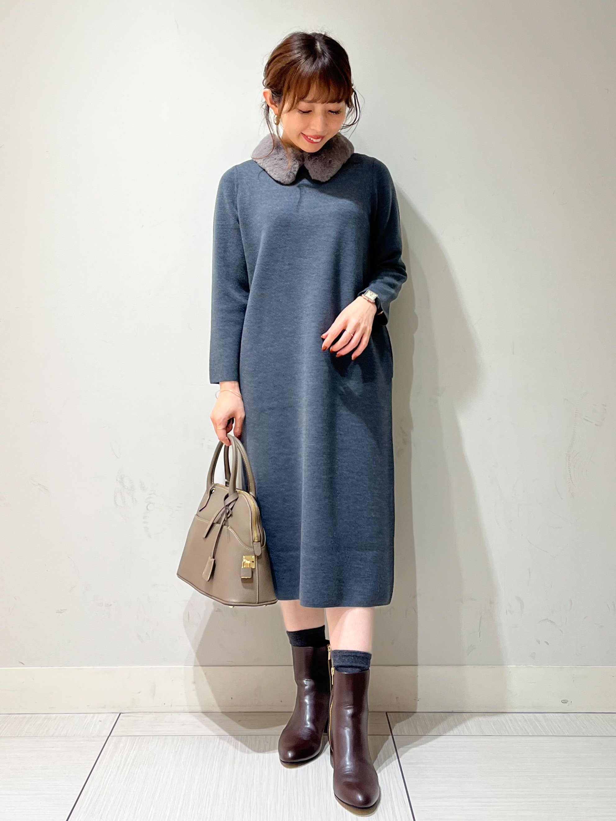 じゅんさんの「DRESSTERIOR｜ファーカラーニットワンピース」を使ったコーディネート