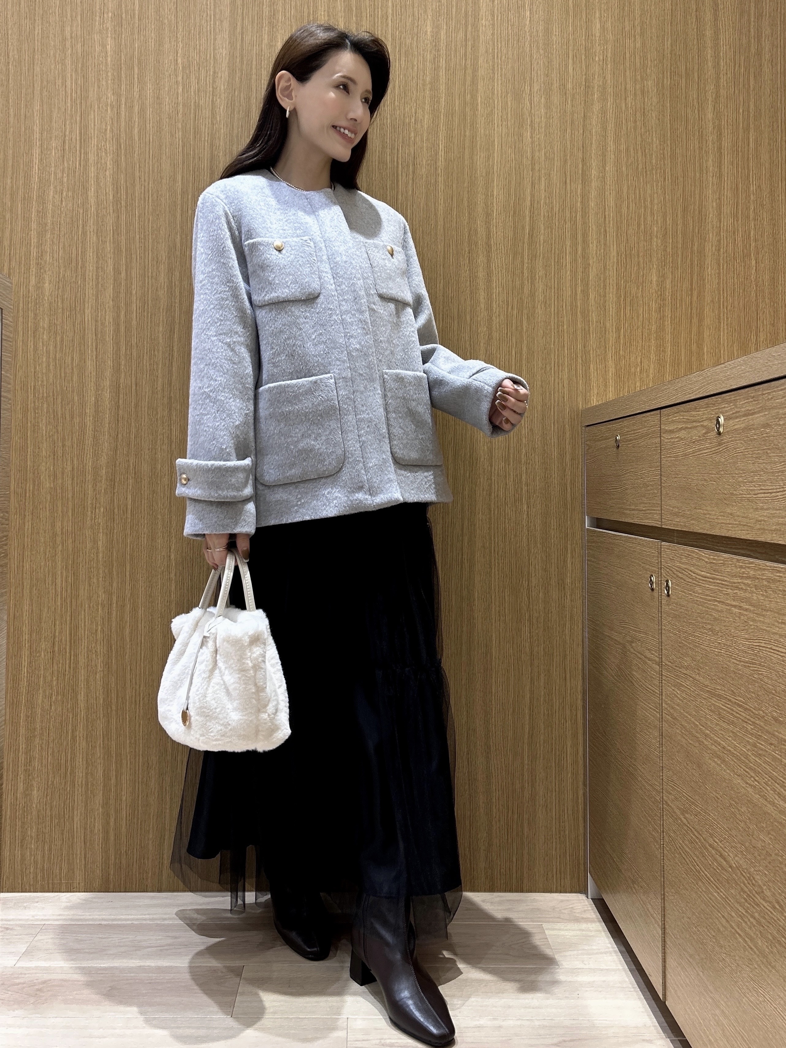 maiさんの「OPAQUE.CLIP｜カシミヤ混ウール ノーカラーミドルコート」を使ったコーディネート