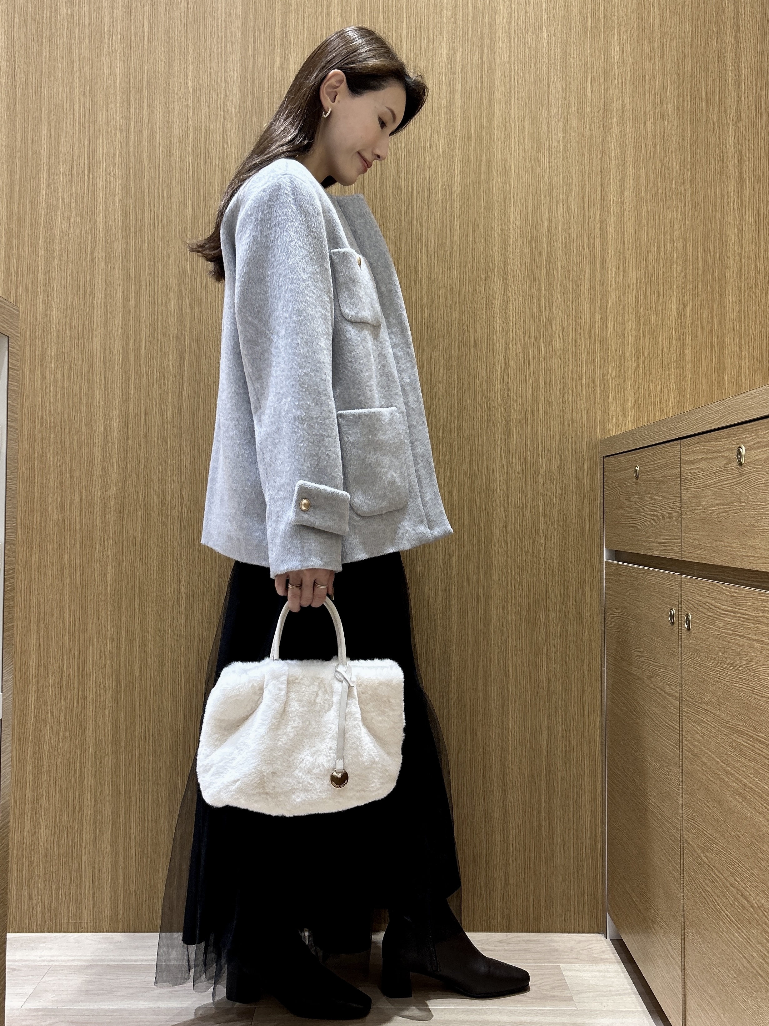 maiさんの「OPAQUE.CLIP｜カシミヤ混ウール ノーカラーミドルコート」を使ったコーディネート