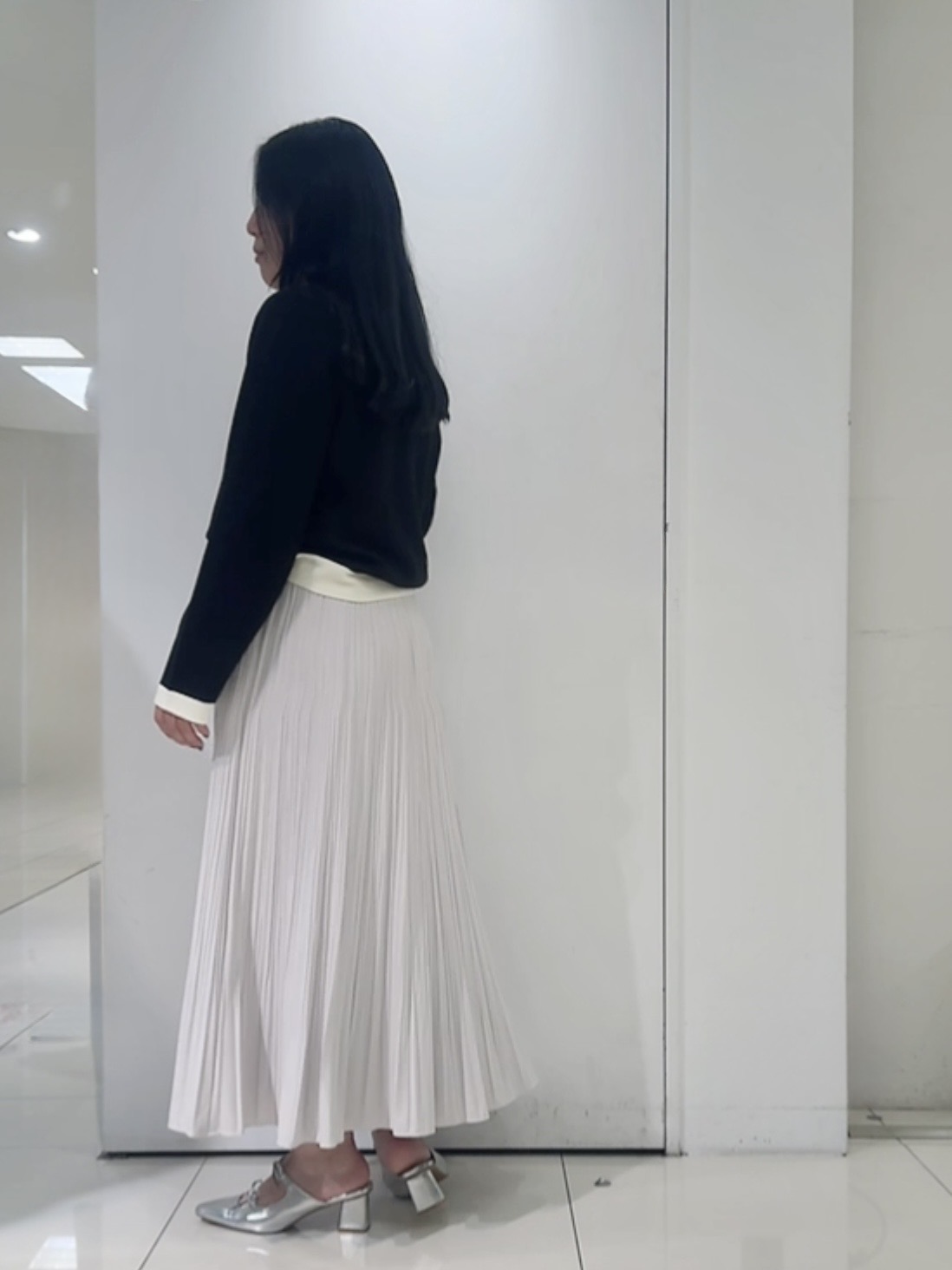 なかじさんの「UNTITLED｜【アンサンブル可/上品映え】モールラインクルーネックニット」を使ったコーディネート