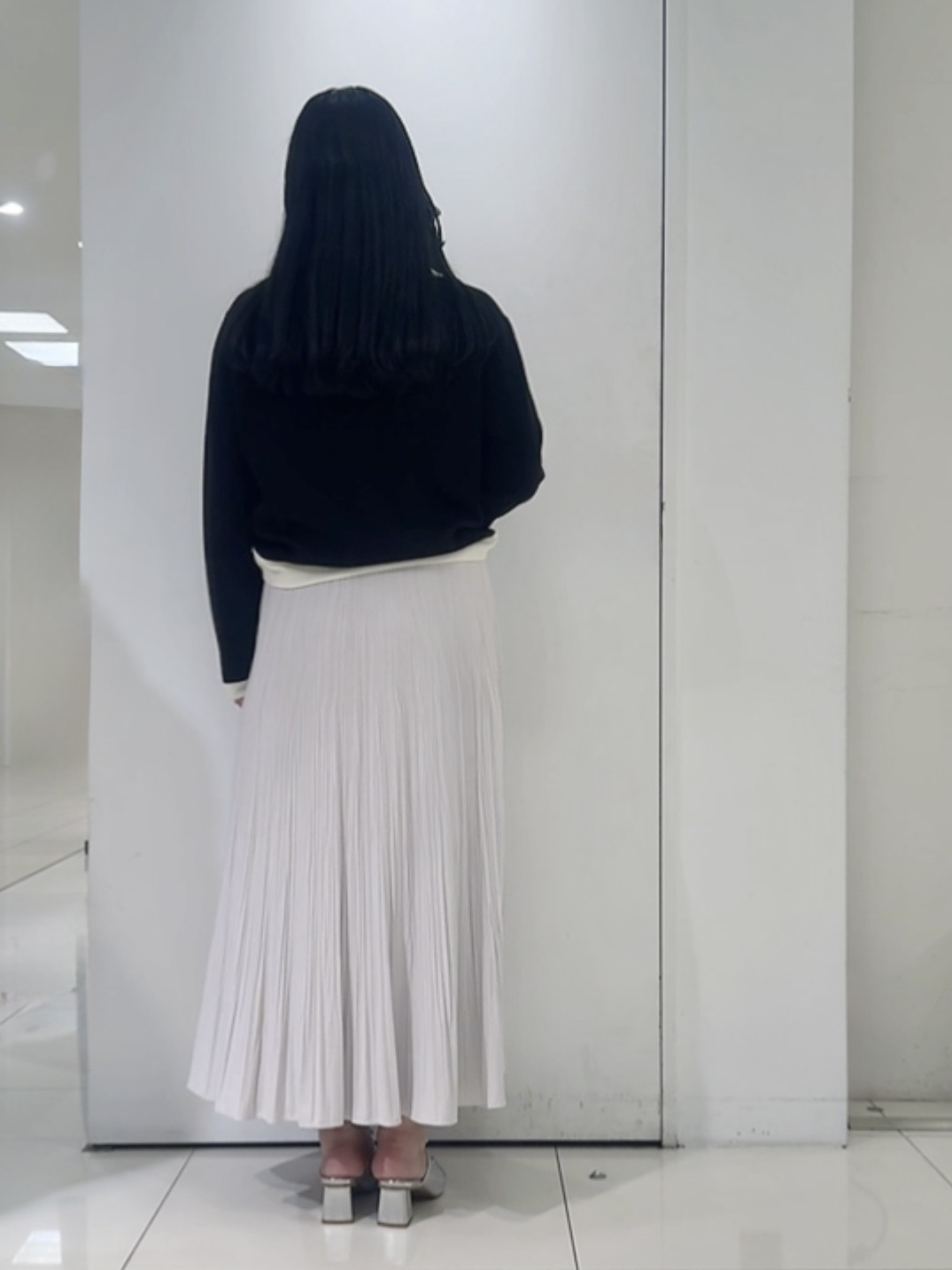 なかじさんの「UNTITLED｜【アンサンブル可/上品映え】モールラインクルーネックニット」を使ったコーディネート