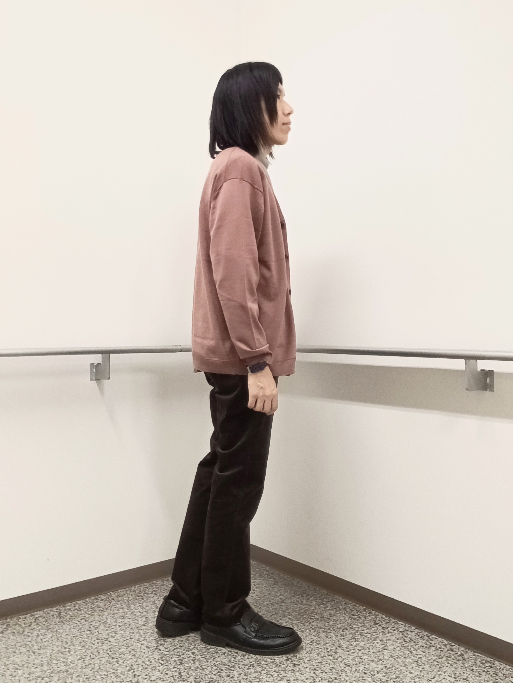 moritaさんの「TAKEO KIKUCHI｜アンチピリング ニット カーディガン」を使ったコーディネート