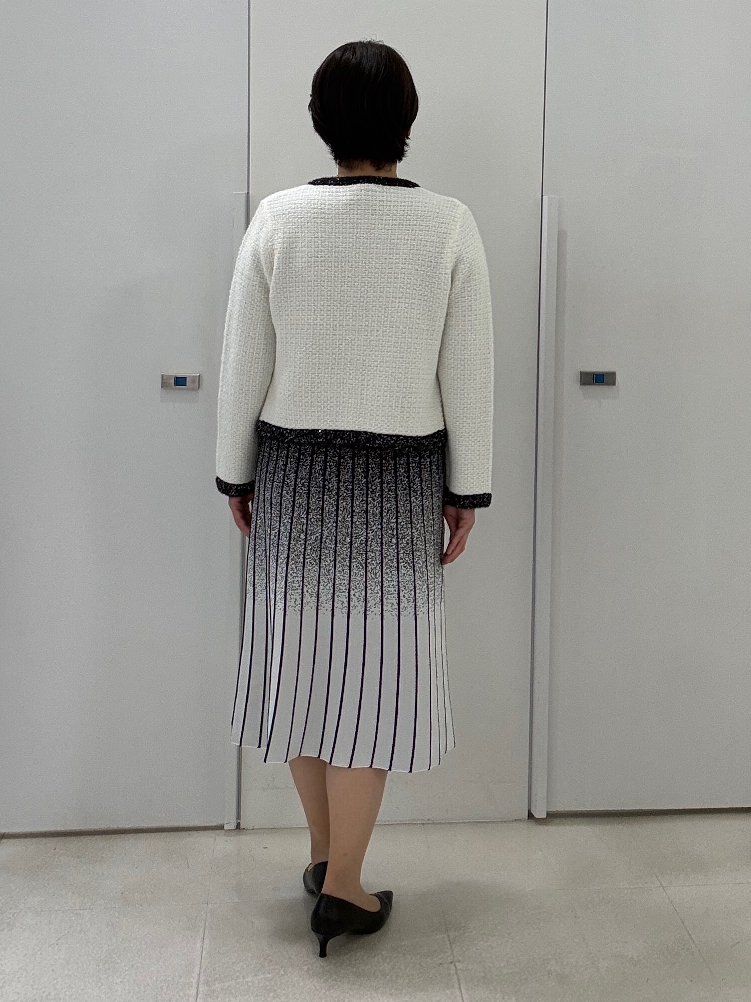 hIさんの「COUP DE CHANCE｜【手洗い可／日本製】グラデニットワンピース」を使ったコーディネート