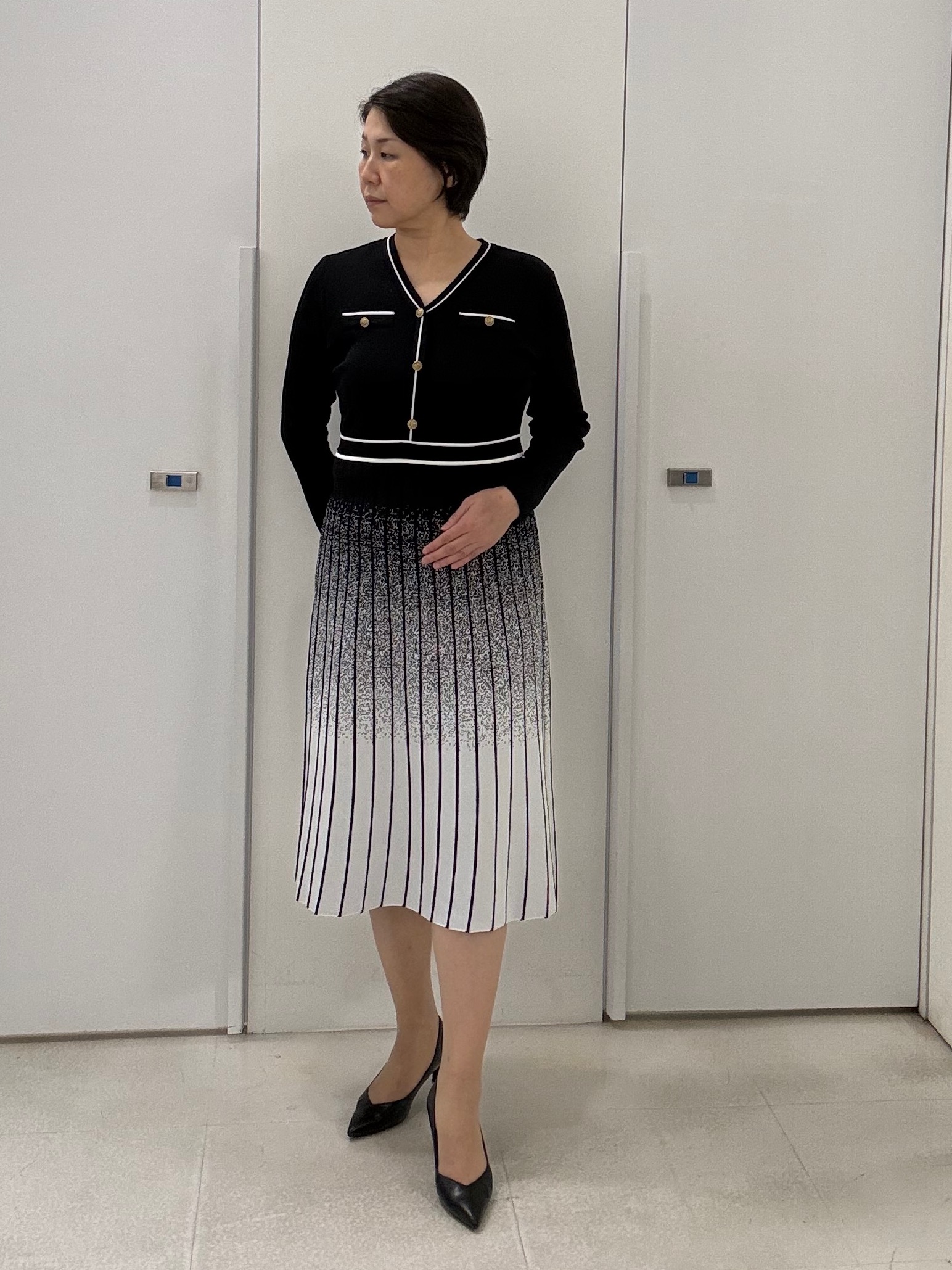 hIさんの「COUP DE CHANCE｜【手洗い可／日本製】グラデニットワンピース」を使ったコーディネート
