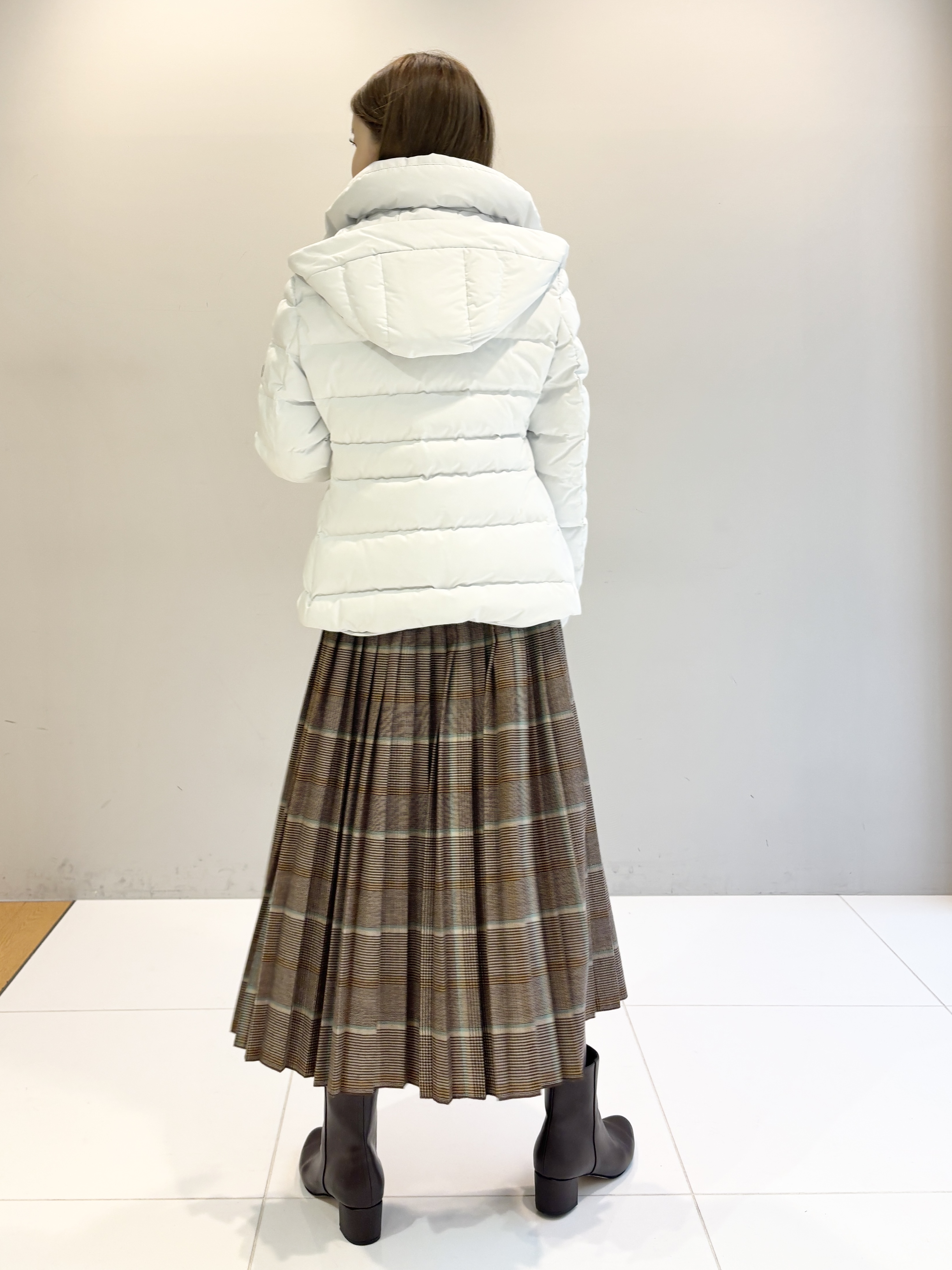 清水夏姫さんの「DRESSTERIOR｜【人気/撥水】ホワイトグースライトダウン」を使ったコーディネート