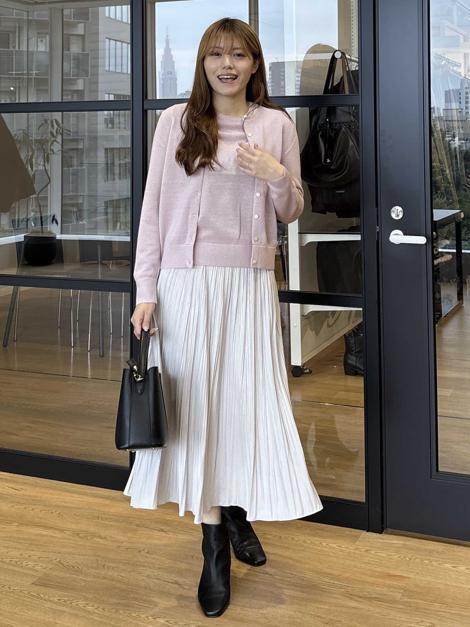 sayaさんの「UNTITLED｜スウェード調プリーツスカート」を使ったコーディネート