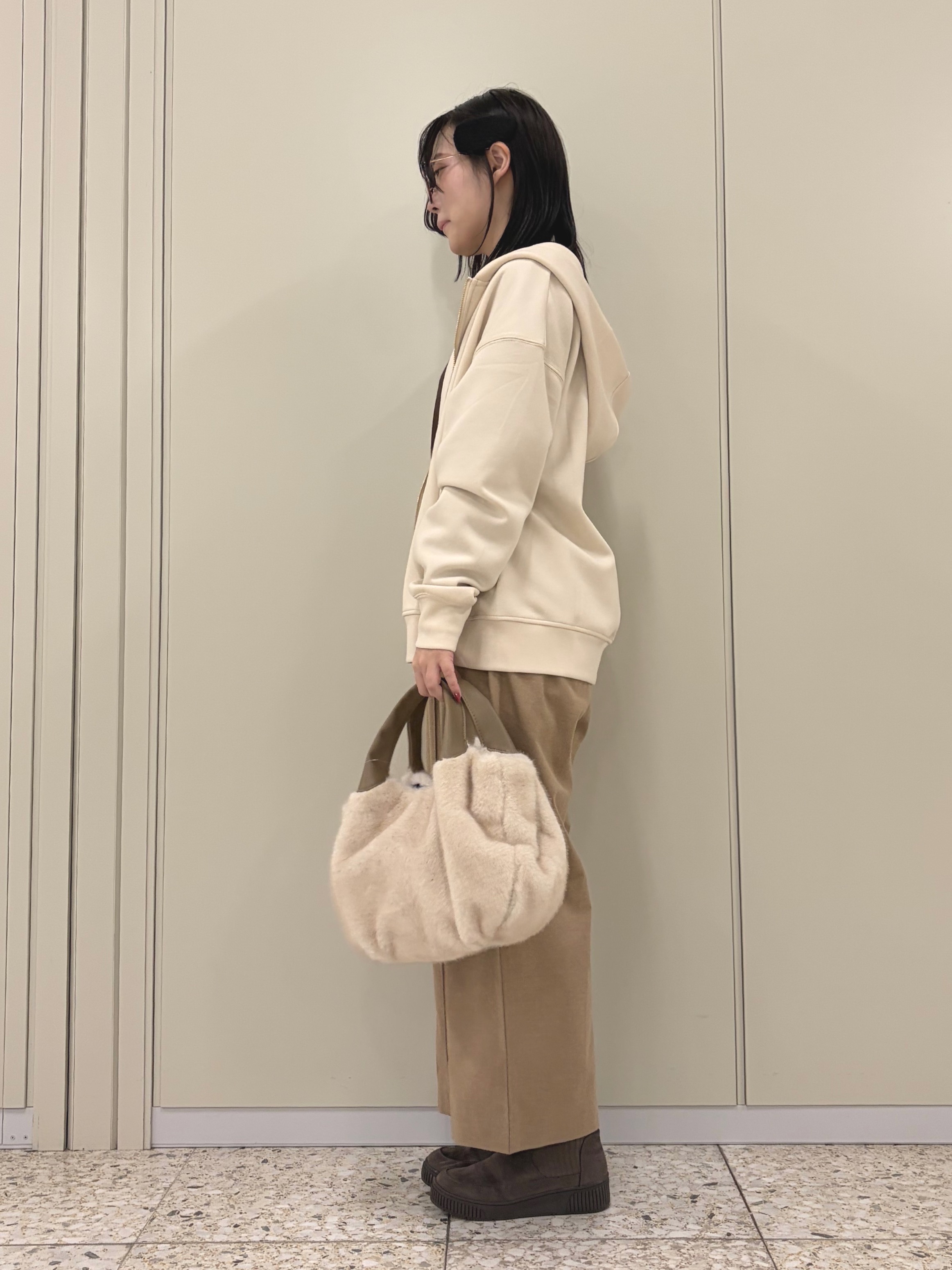ひよりん⭐️さんの「SHOO･LA･RUE｜【S-LL/洗濯機可/体型カバー】繊細なラメが品よく華やか スウェットライクニット」を使ったコーディネート