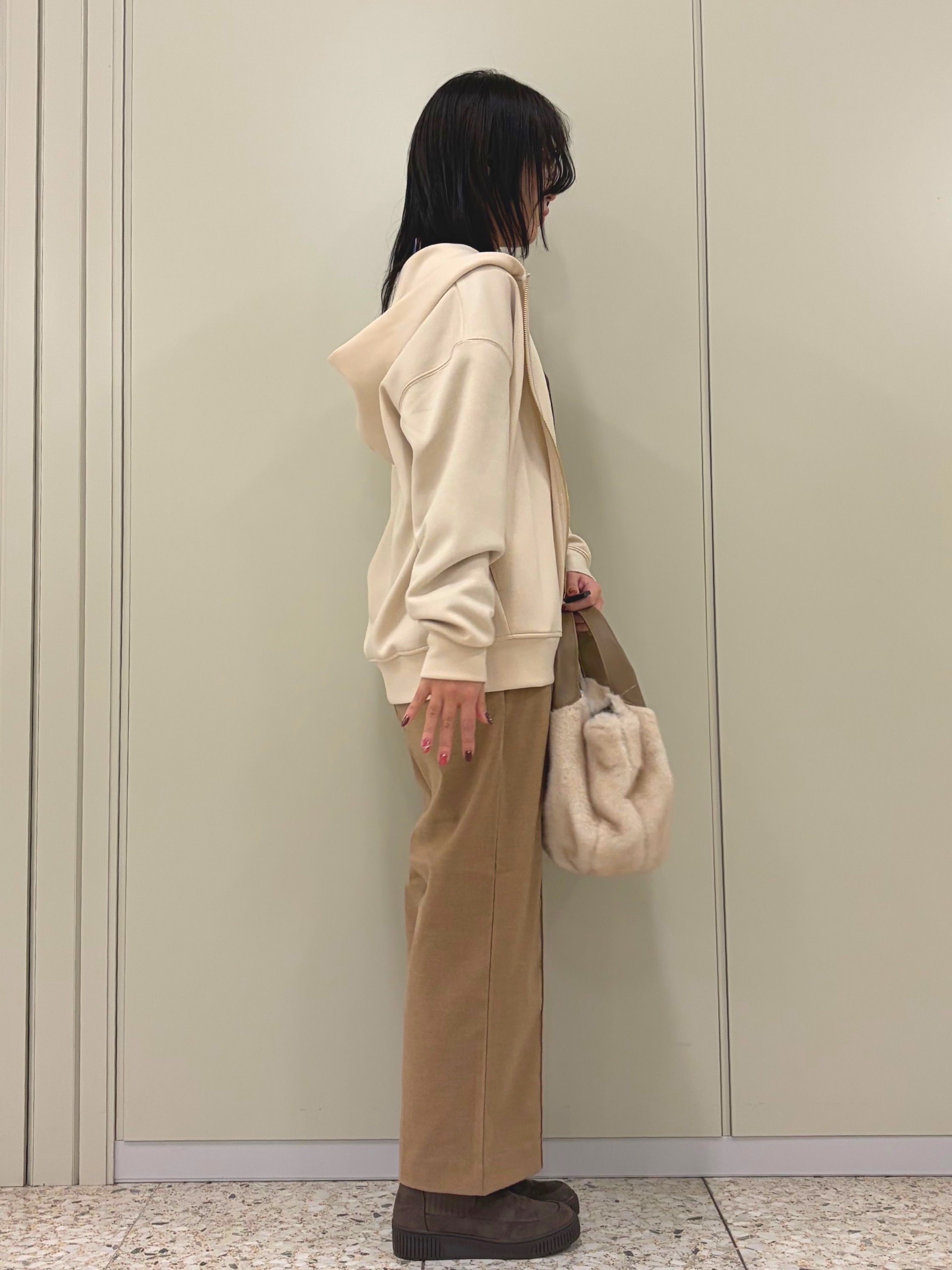 ひよりん⭐️さんの「SHOO･LA･RUE｜【S-LL/洗濯機可/体型カバー】繊細なラメが品よく華やか スウェットライクニット」を使ったコーディネート
