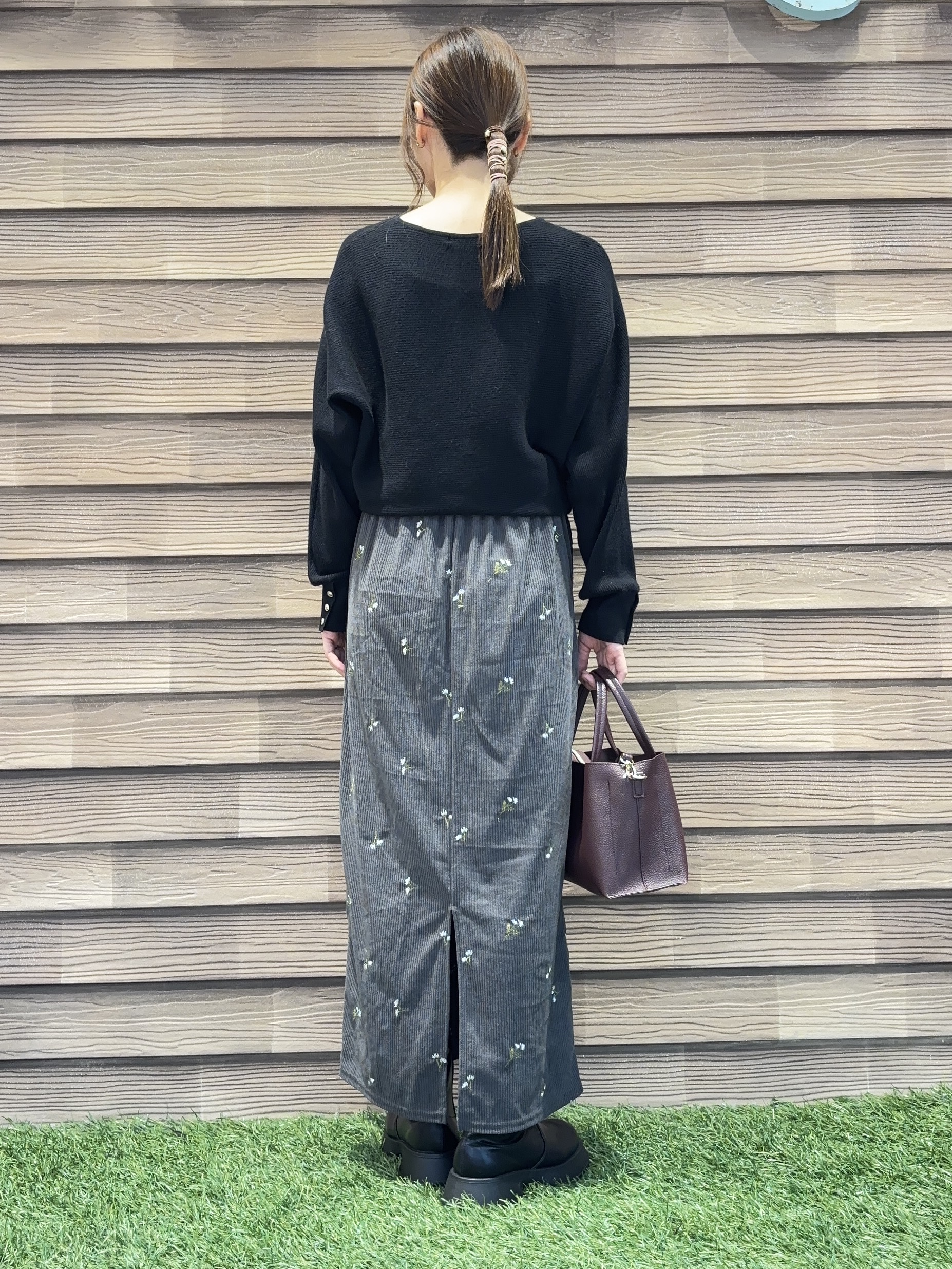 himiさんの「SHOO･LA･RUE｜【洗濯機可/体型カバー】やわらかリブドルマンニット」を使ったコーディネート