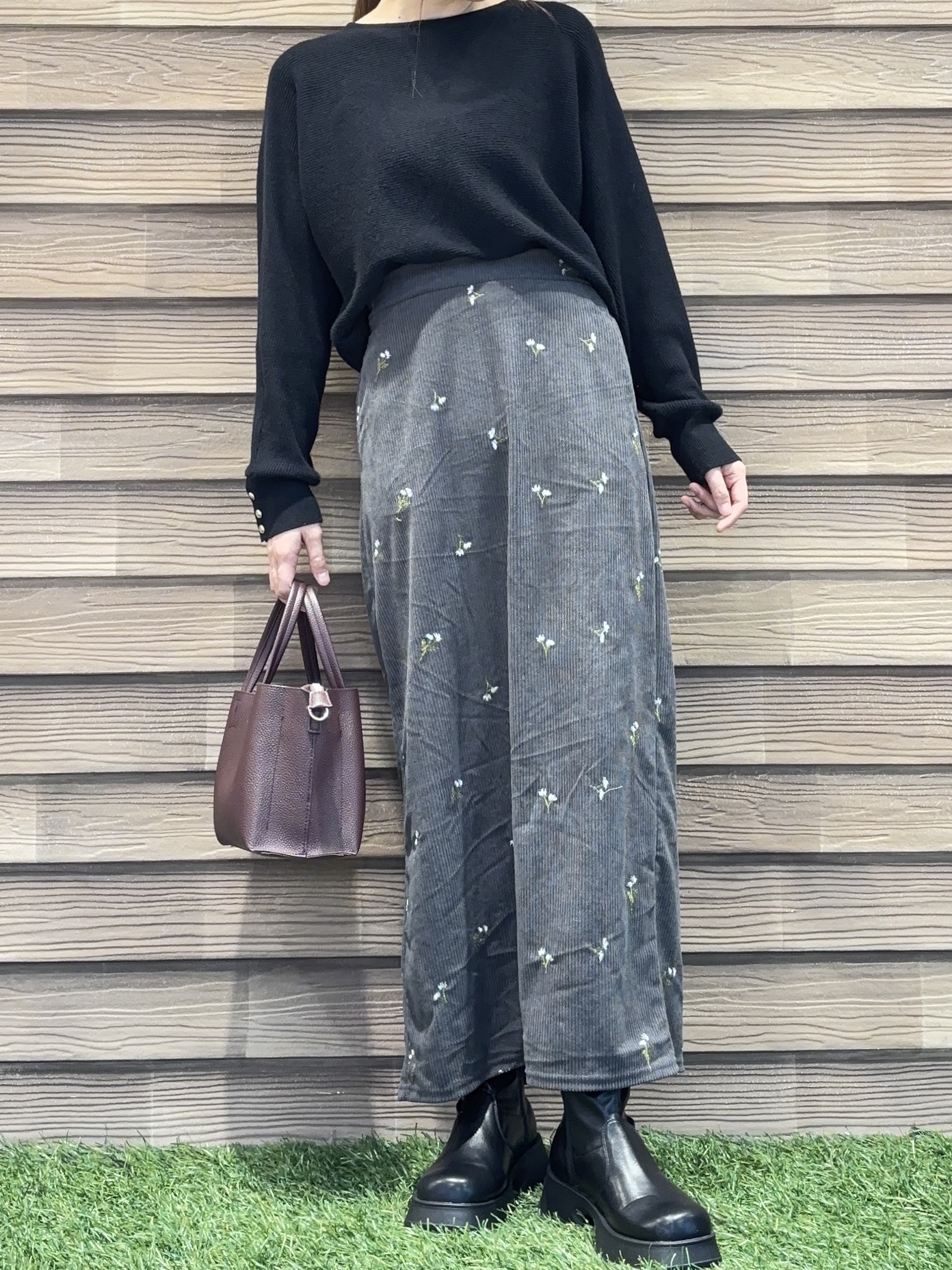 himiさんの「SHOO･LA･RUE｜【洗濯機可/体型カバー】やわらかリブドルマンニット」を使ったコーディネート