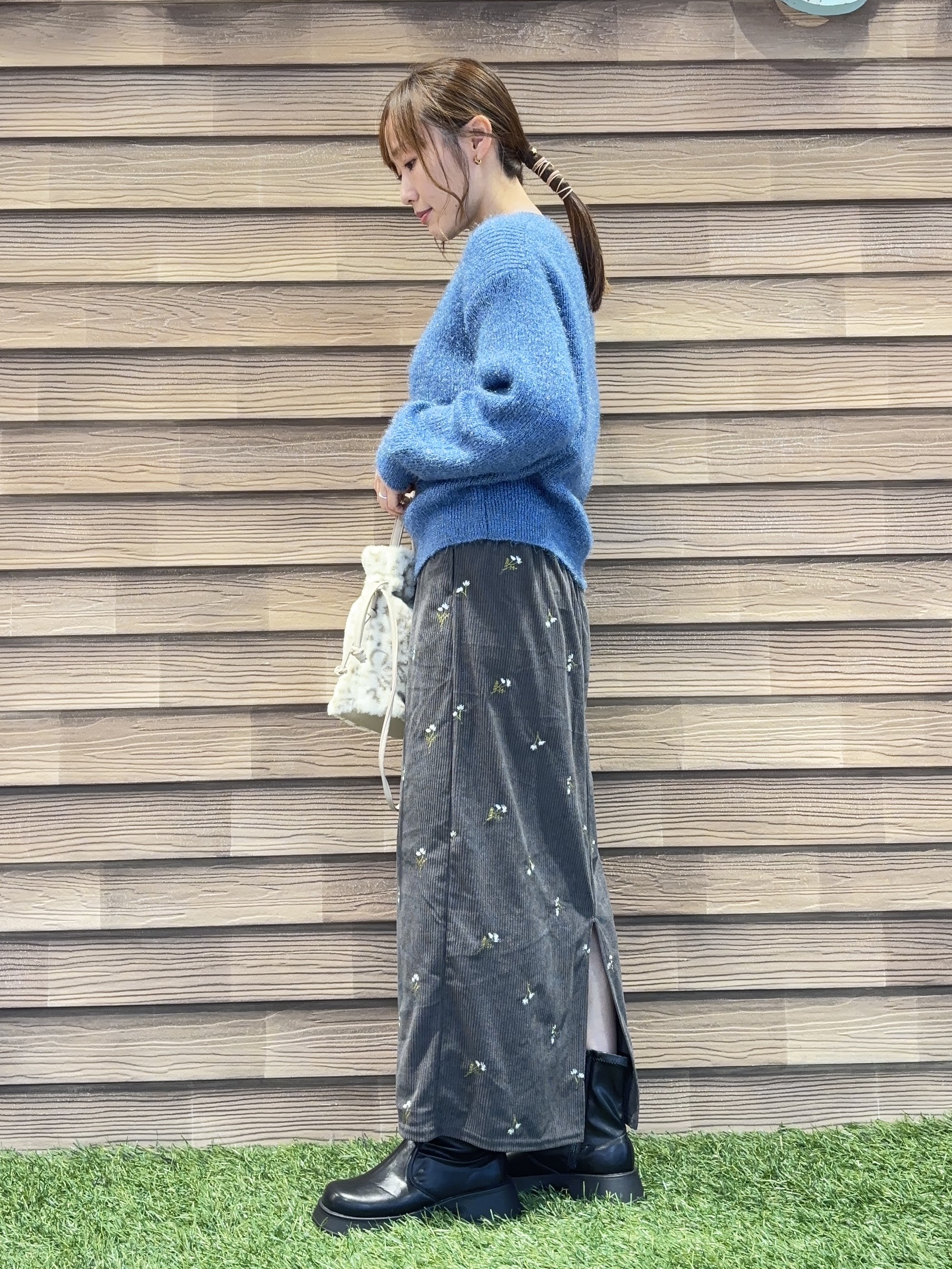 himiさんの「SHOO･LA･RUE｜【S-LL】ゆるもこ シャギーニットカーディガン」を使ったコーディネート