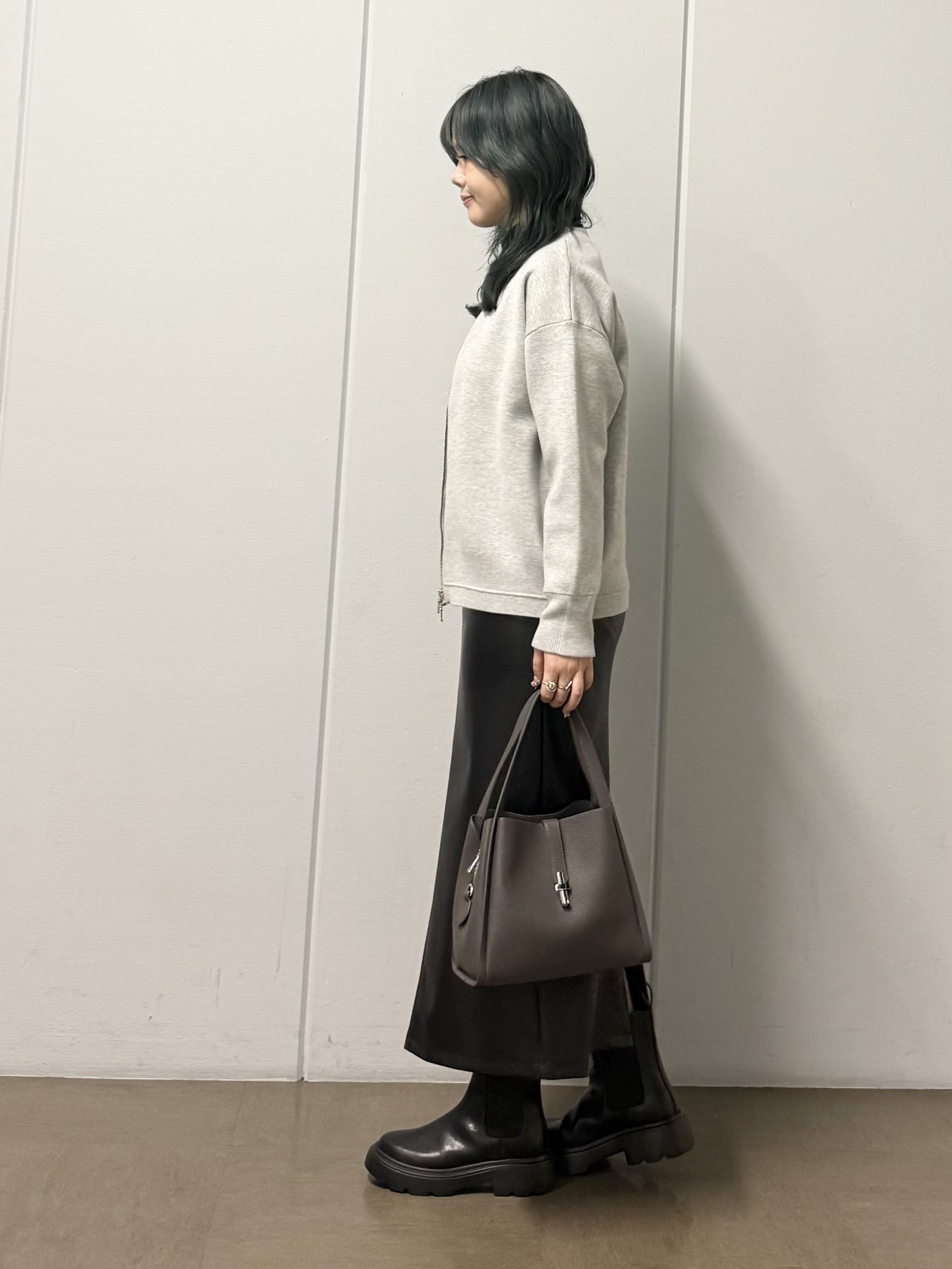 mizukiさんの「INDIVI｜【ミラノリブ編み】ジップニットブルゾン」を使ったコーディネート