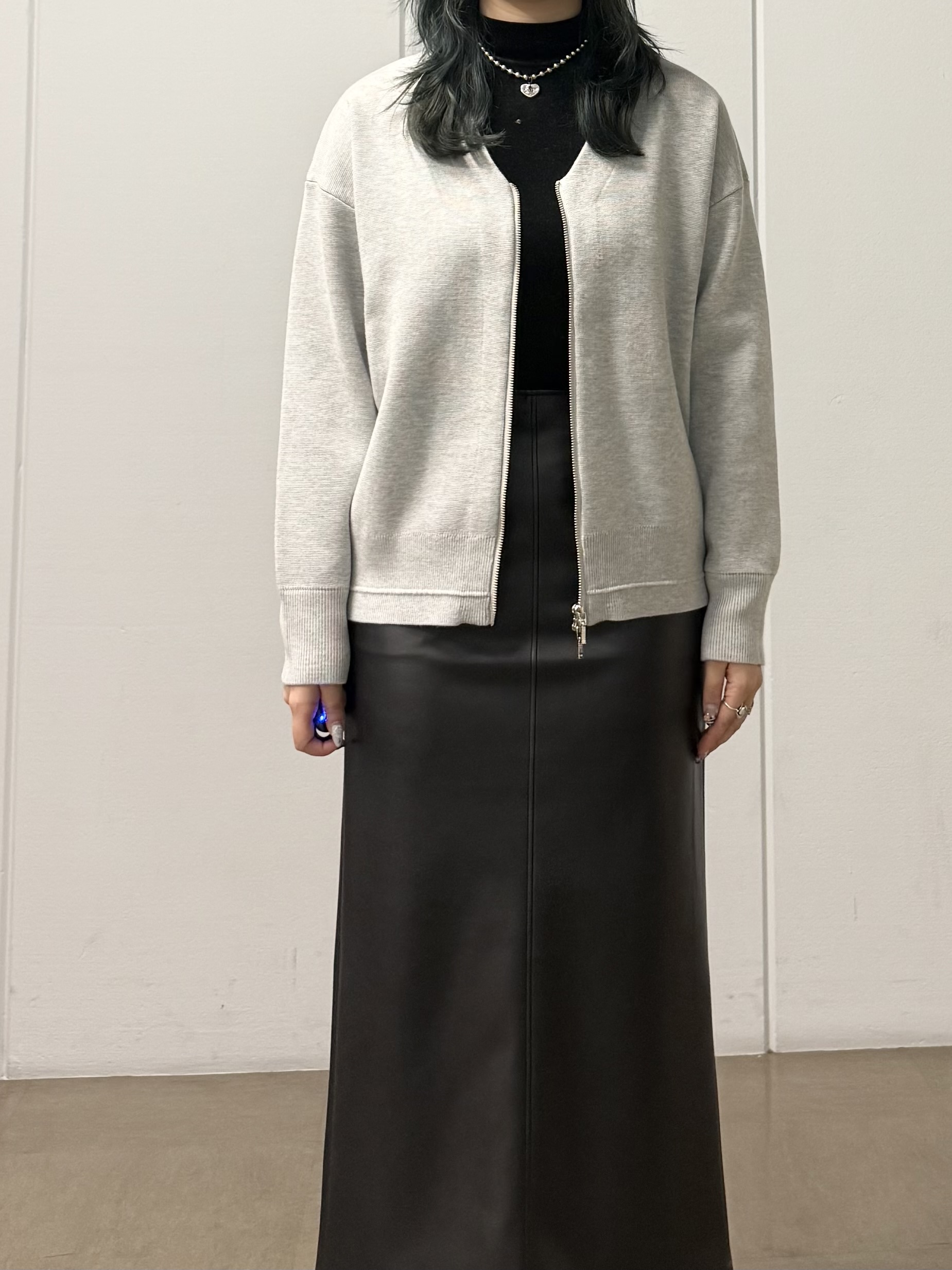mizukiさんの「INDIVI｜【ミラノリブ編み】ジップニットブルゾン」を使ったコーディネート