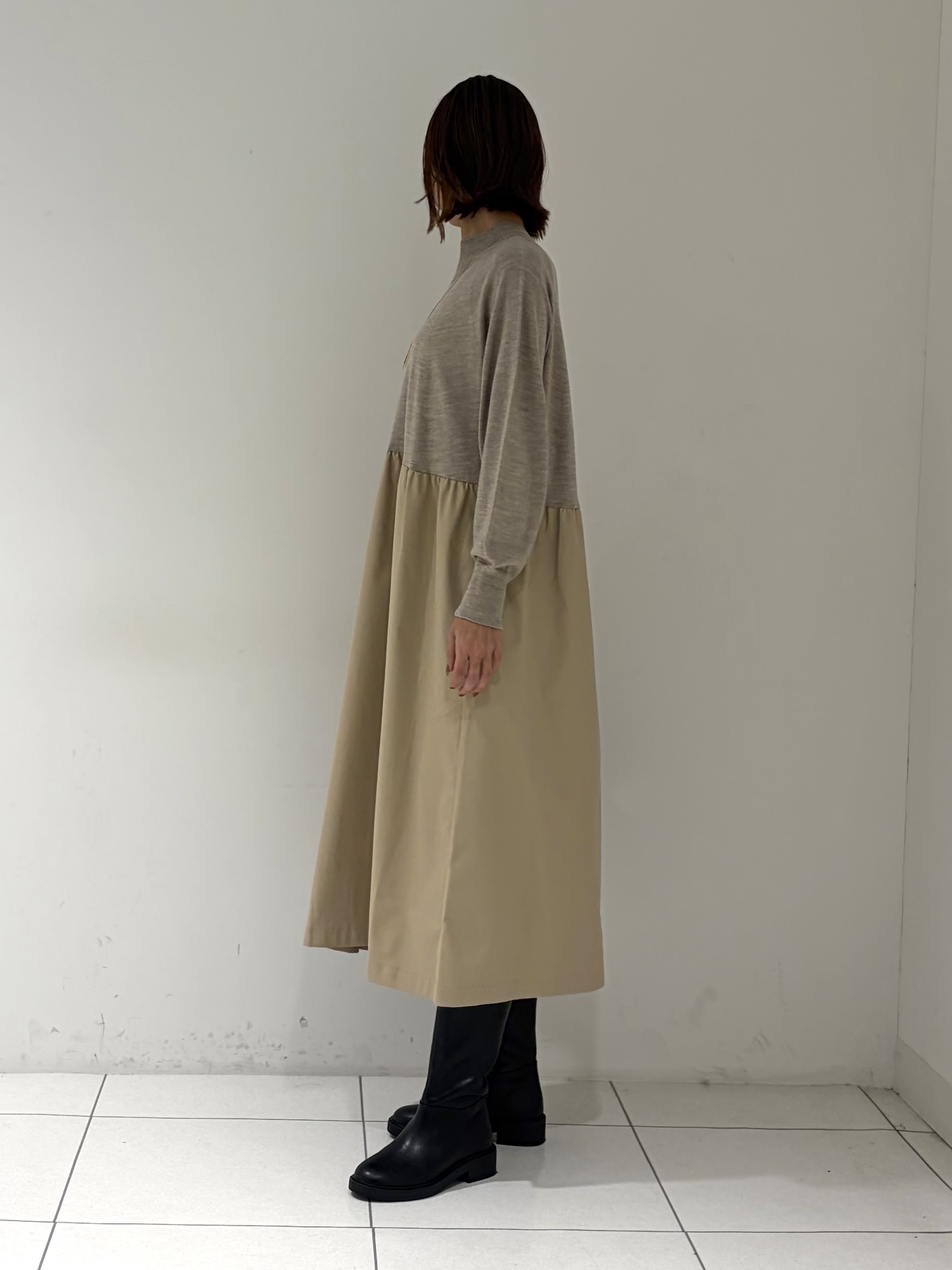 shioriさんの「INDIVI｜【1枚でコーデ完成！／体型カバー】布帛コンビウール混ニットワンピース」を使ったコーディネート