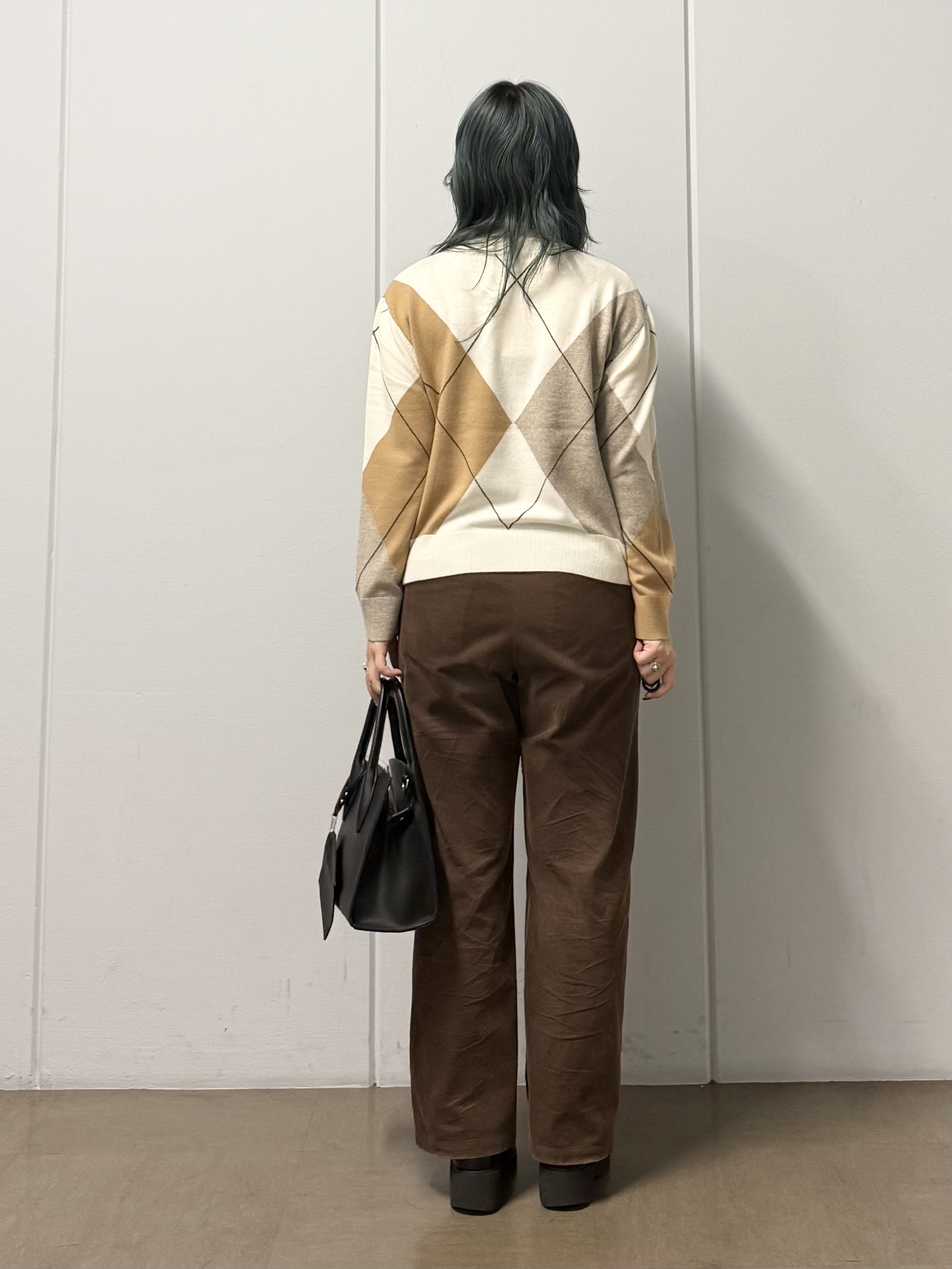 mizukiさんの「INDIVI｜追加生産プレオーダー開始！【ウール混】ビッグアーガイル柄ニット」を使ったコーディネート