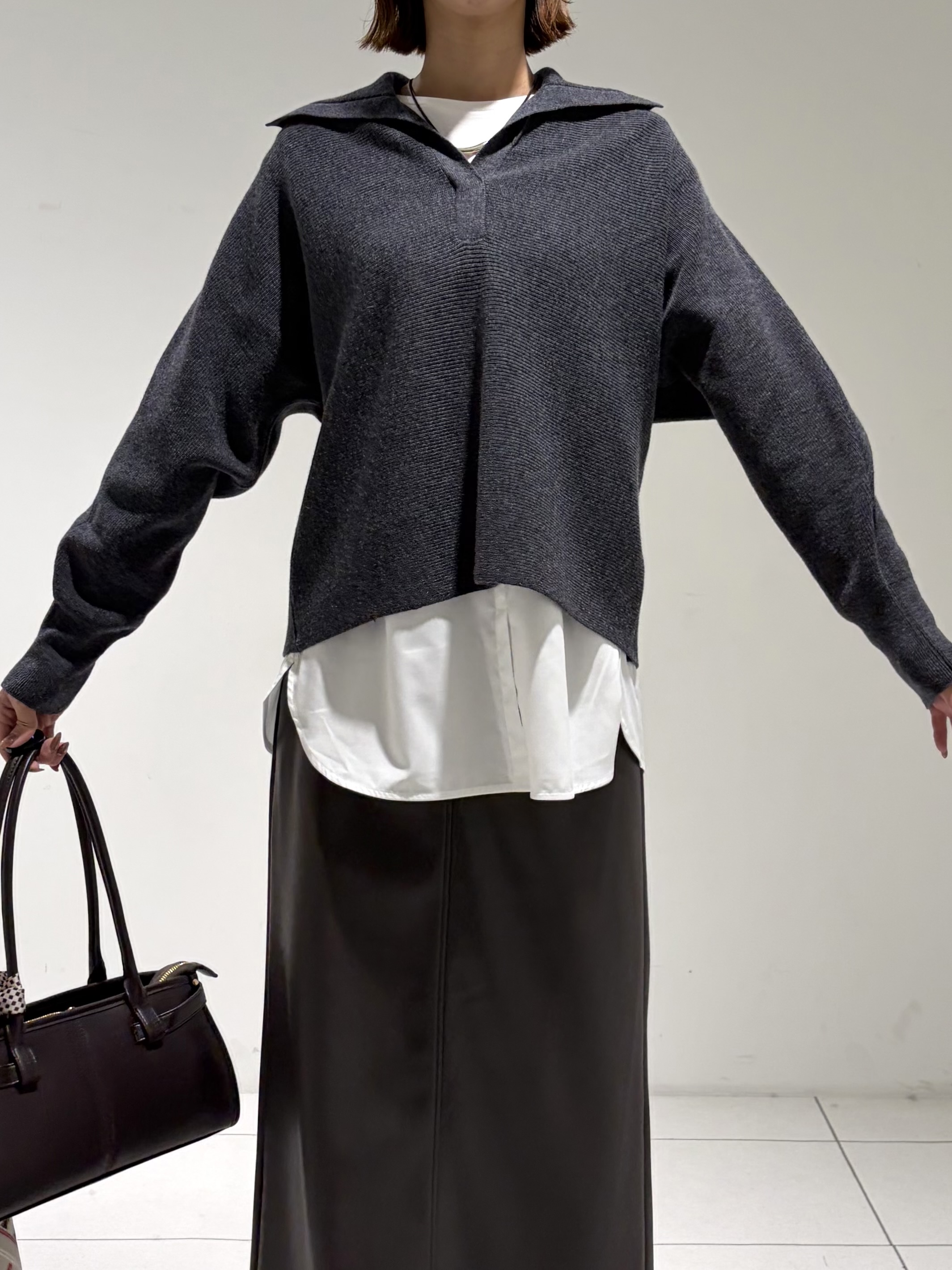 shioriさんの「INDIVI｜【ウール混／クロップド丈】畦編みスキッパー衿ニット」を使ったコーディネート