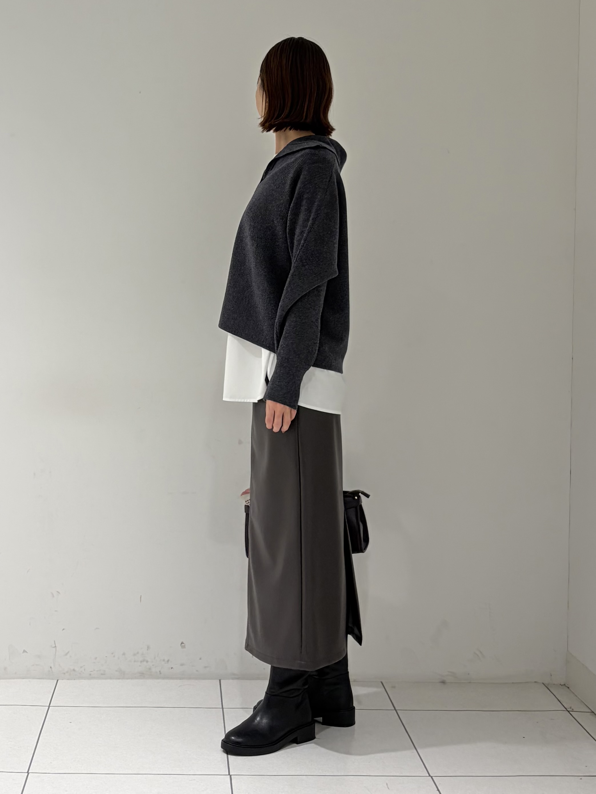 shioriさんの「INDIVI｜【ウール混／クロップド丈】畦編みスキッパー衿ニット」を使ったコーディネート