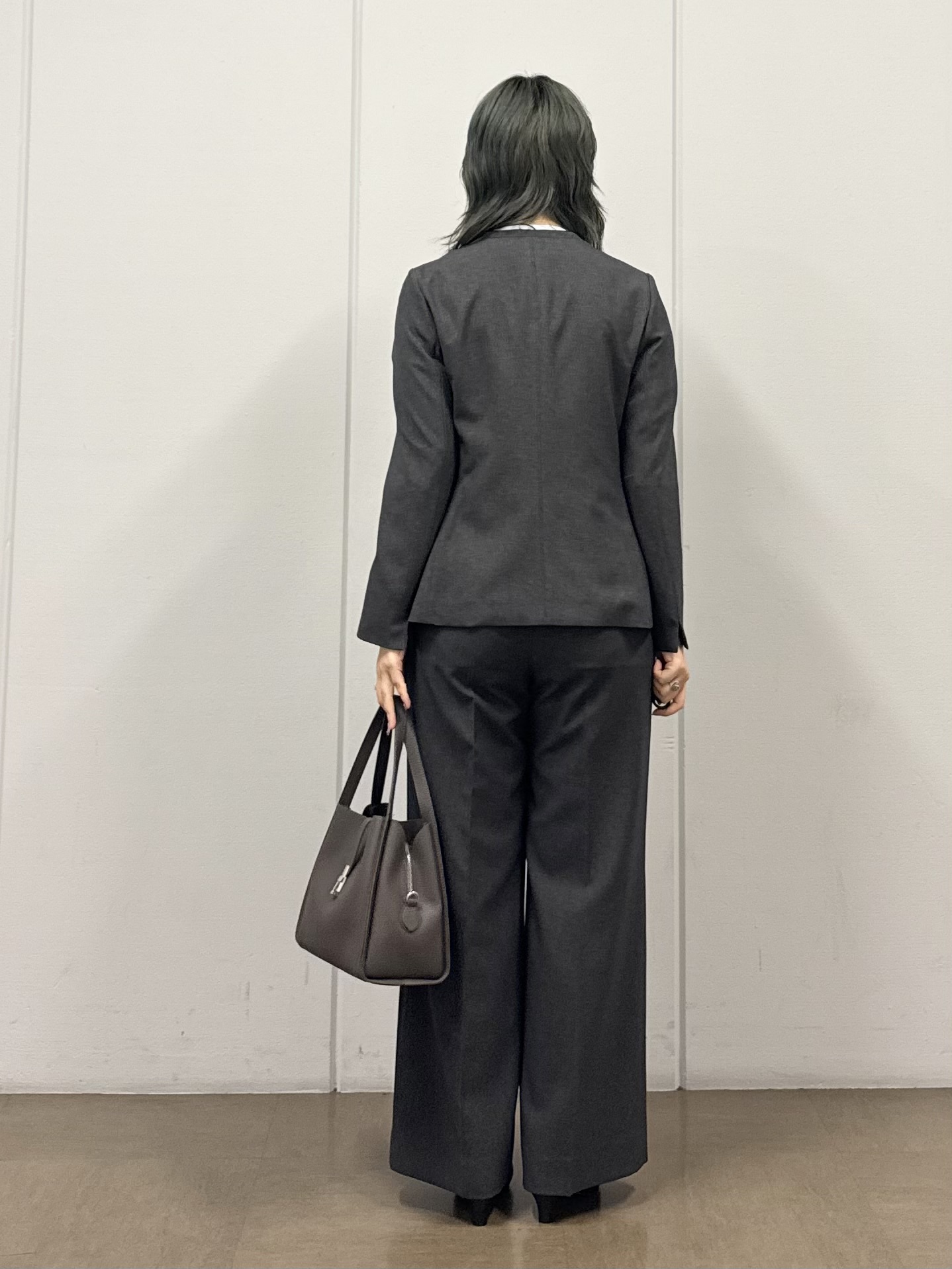 mizukiさんの「INDIVI｜【羽織りにも！/UVケア/着る日傘】ケープ風ブラウス」を使ったコーディネート