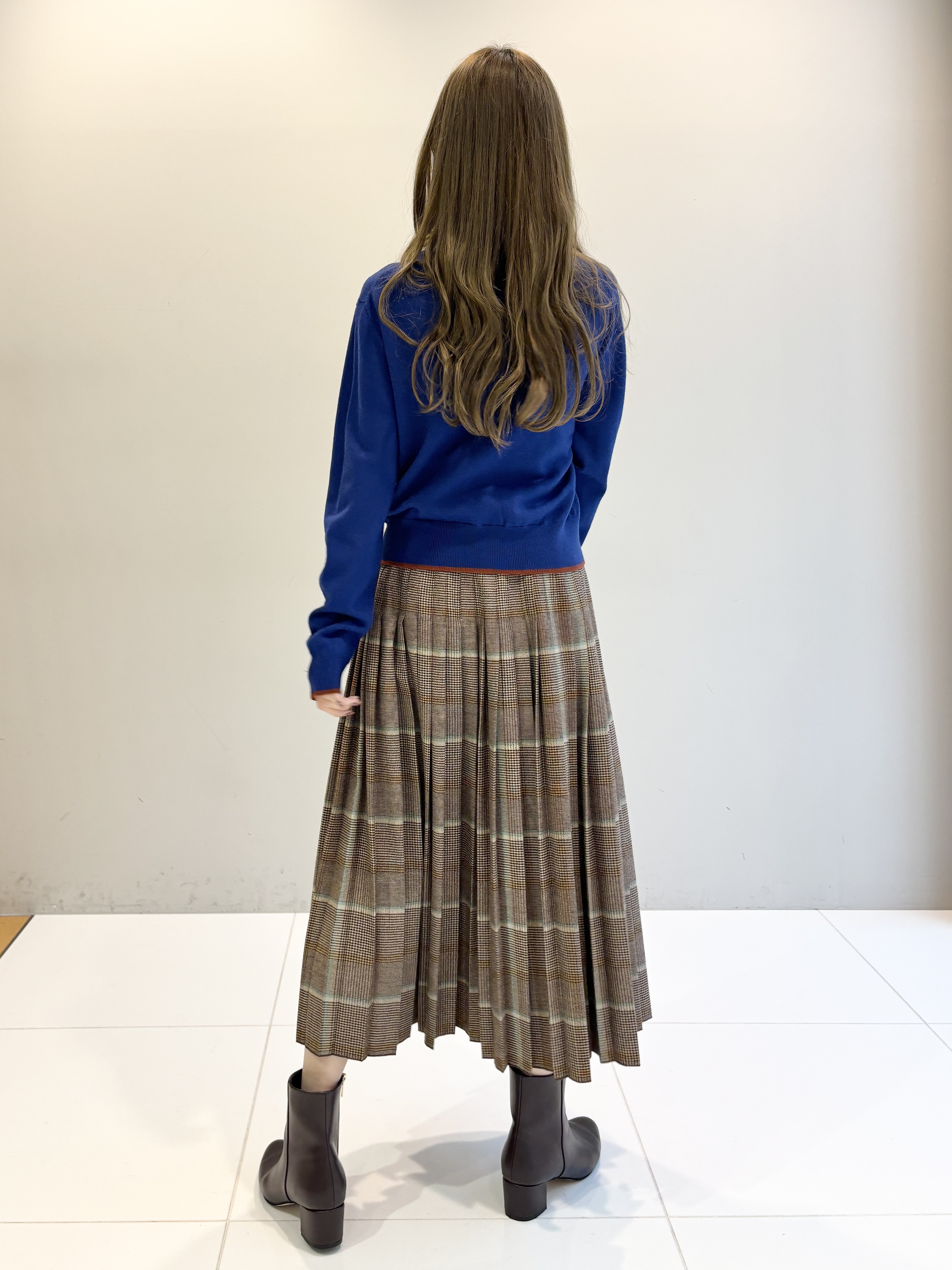 清水夏姫さんの「DRESSTERIOR｜【人気/すっきりシルエット】チェックベルテッドプリーツスカート」を使ったコーディネート