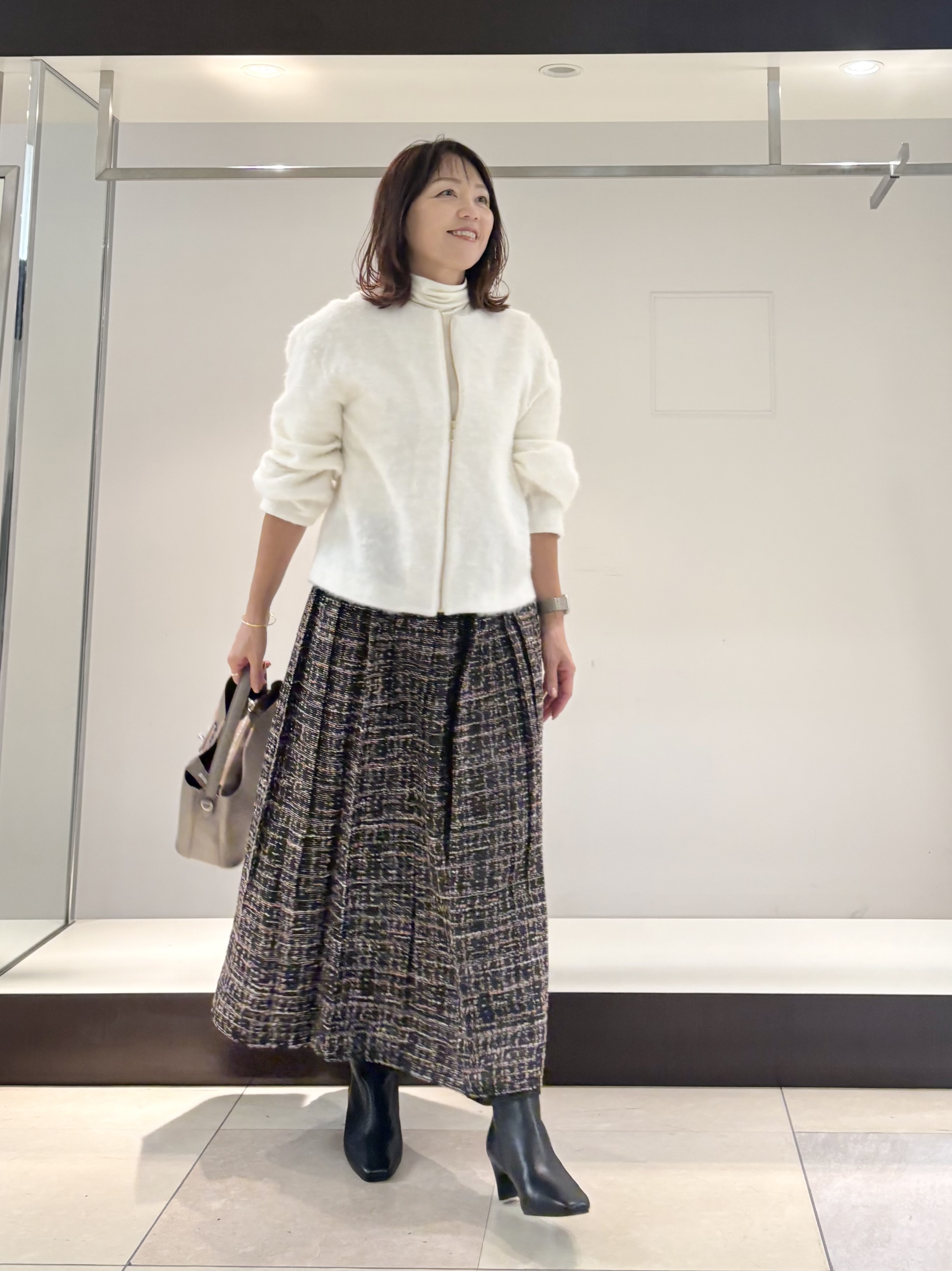 tomoさんの「UNTITLED｜【軽アウター/秋羽織り】シャギージップカーデ」を使ったコーディネート
