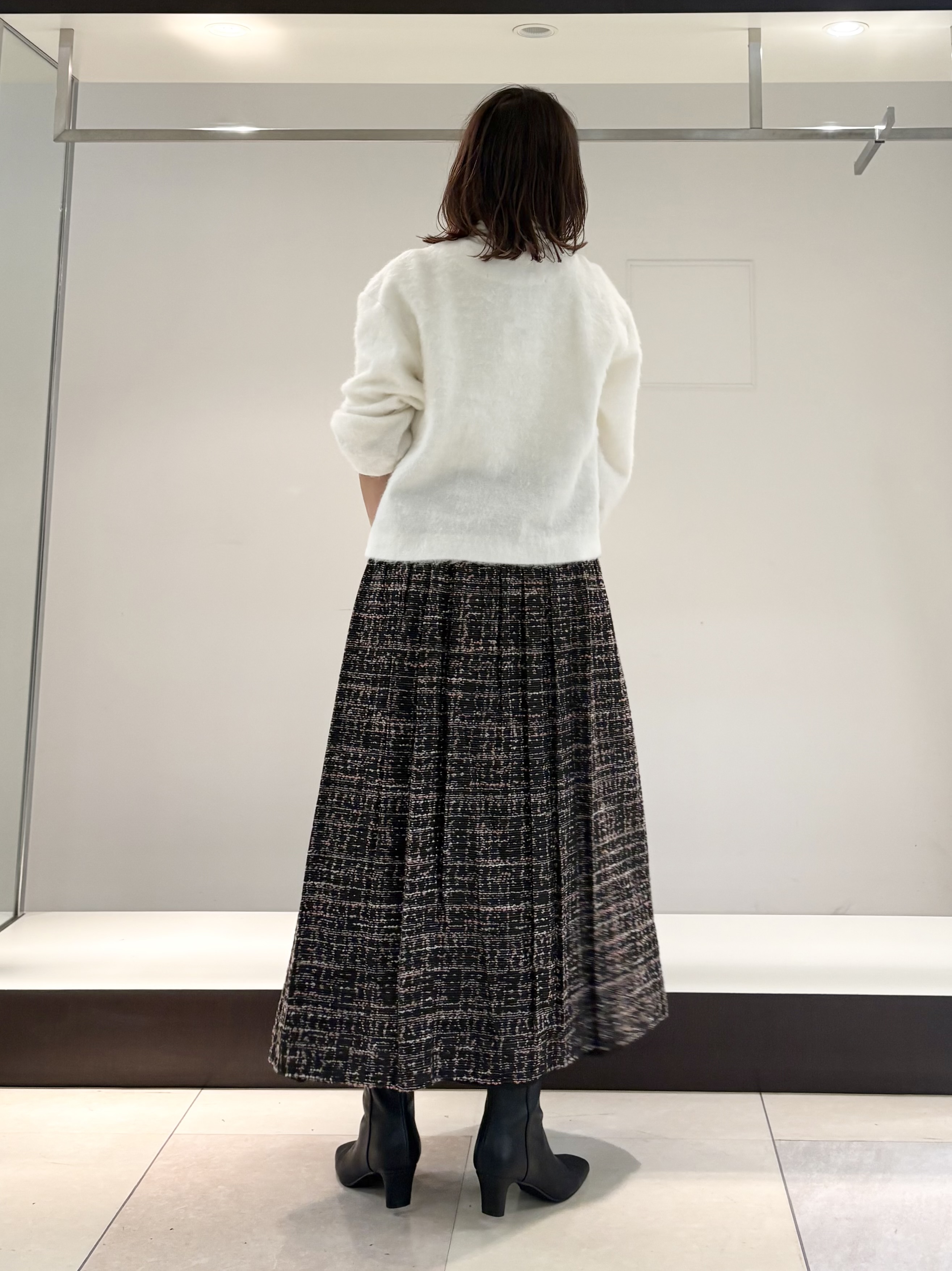 tomoさんの「UNTITLED｜【軽アウター/秋羽織り】シャギージップカーデ」を使ったコーディネート