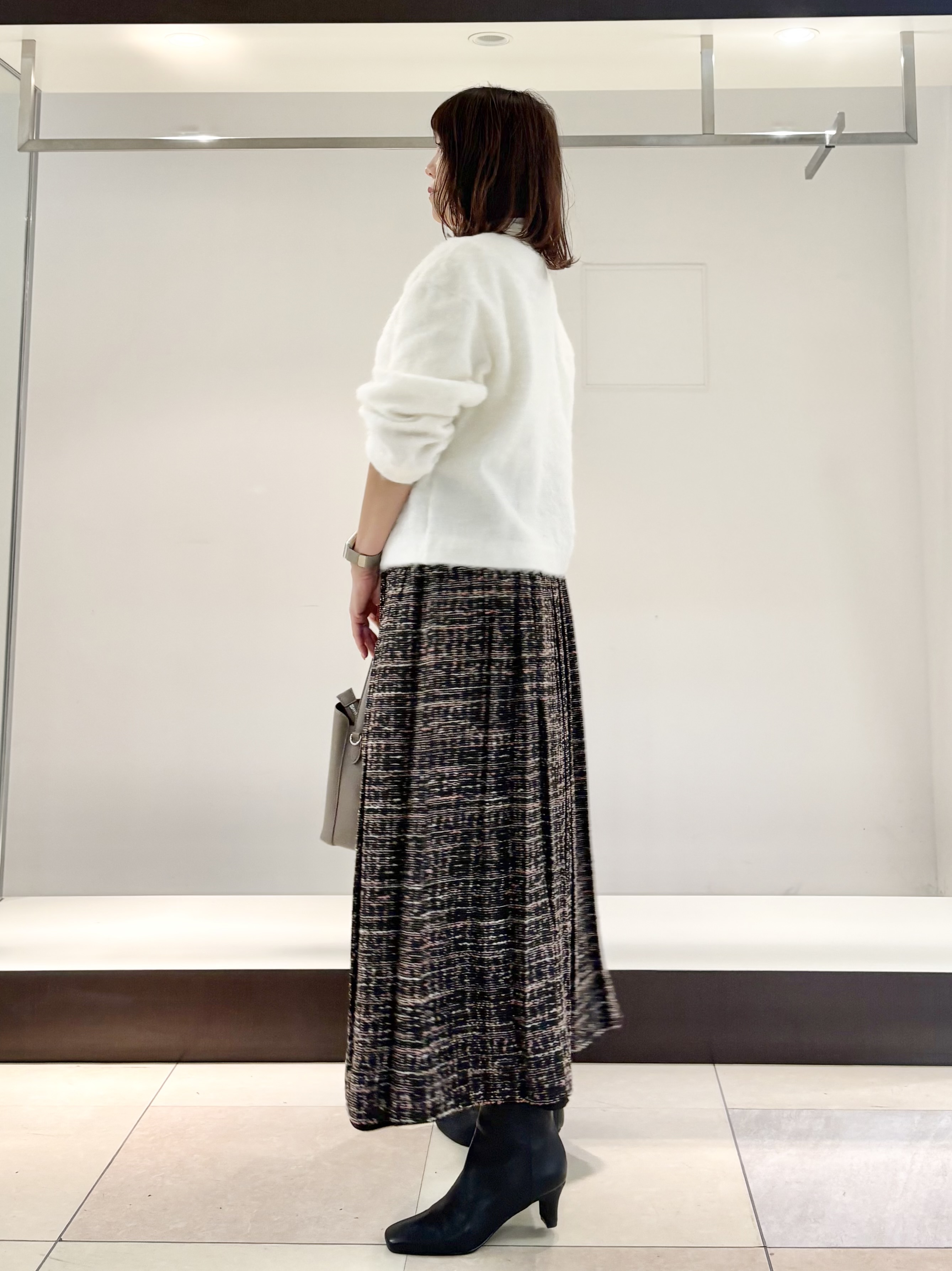 tomoさんの「UNTITLED｜【軽アウター/秋羽織り】シャギージップカーデ」を使ったコーディネート