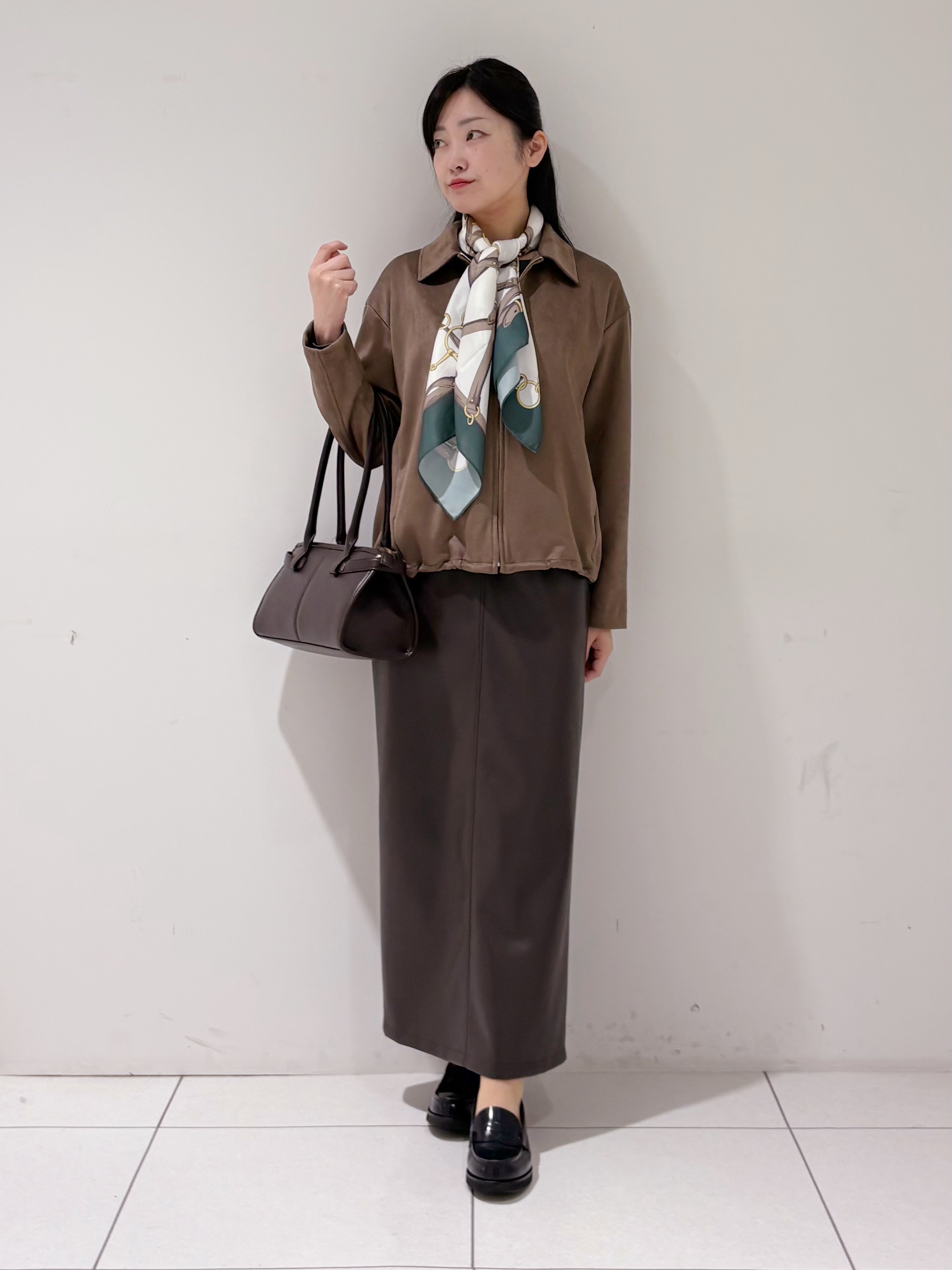 momokoさんの「INDIVI｜【スエード調】ステンカラーブルゾン」を使ったコーディネート