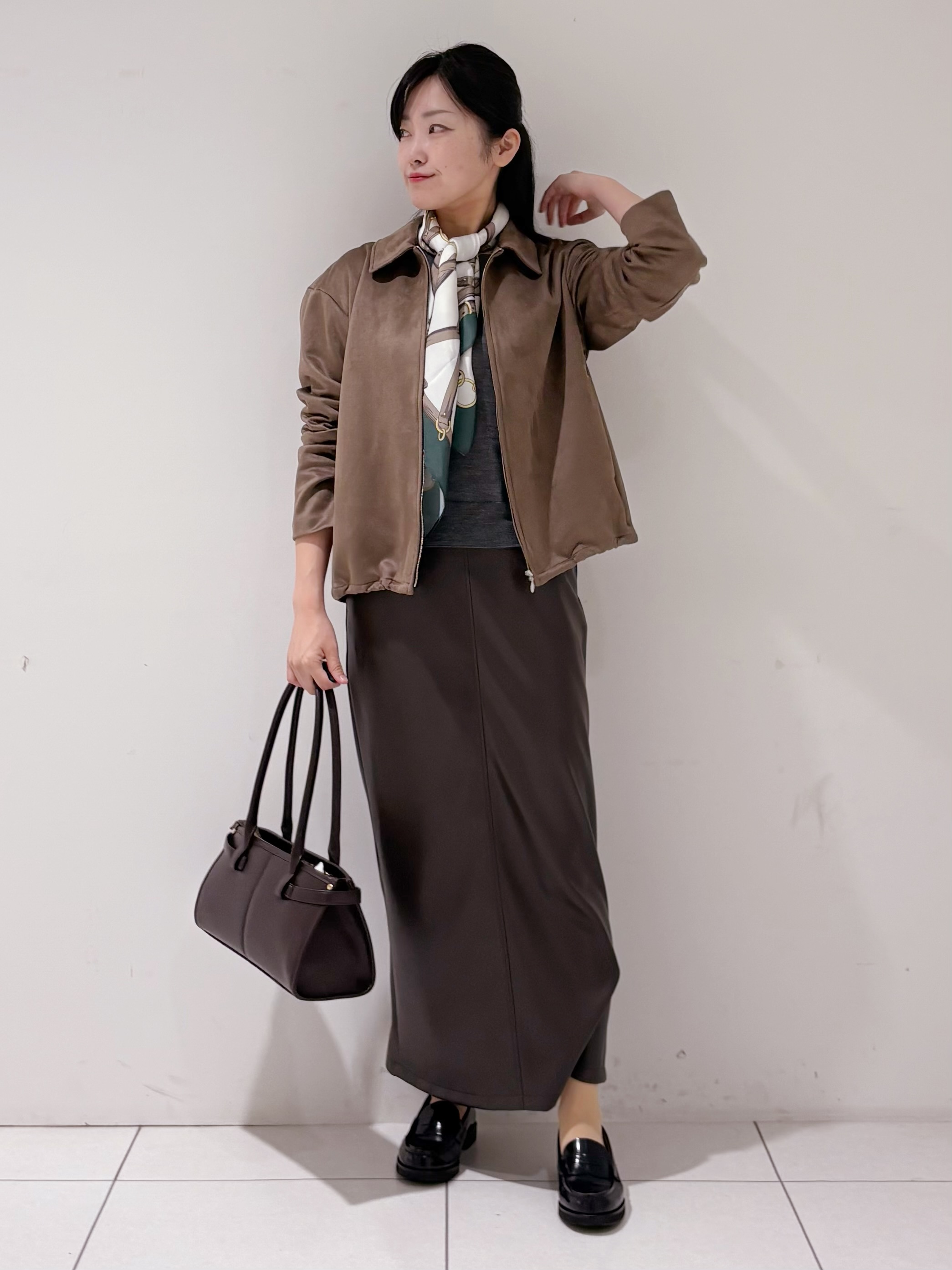 momokoさんの「INDIVI｜【スエード調】ステンカラーブルゾン」を使ったコーディネート