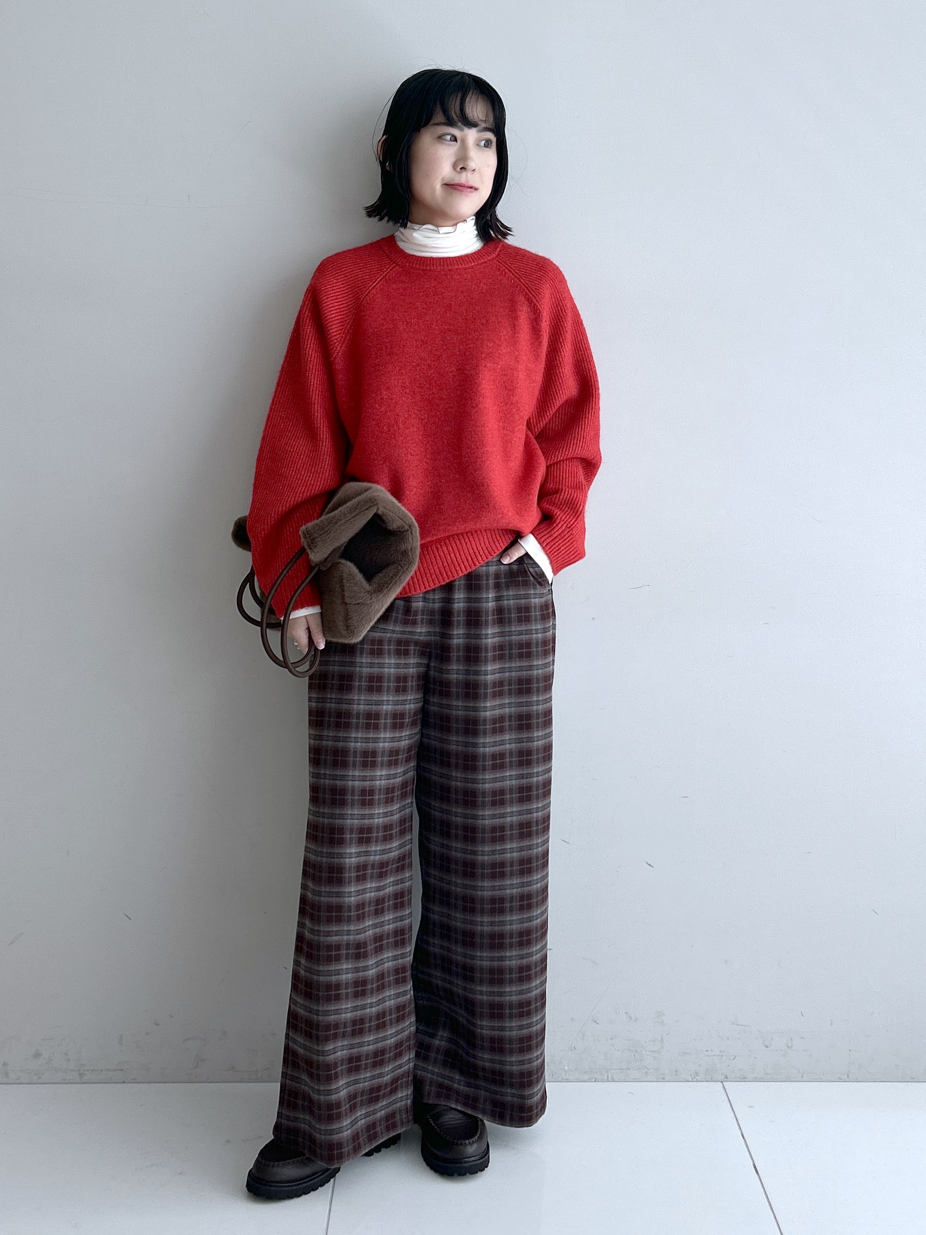 Hirokaさんの「Dessin｜【洗濯機OK/サスティナブル/6色展開】編地切替ラグラン ニットプルオーバー」を使ったコーディネート
