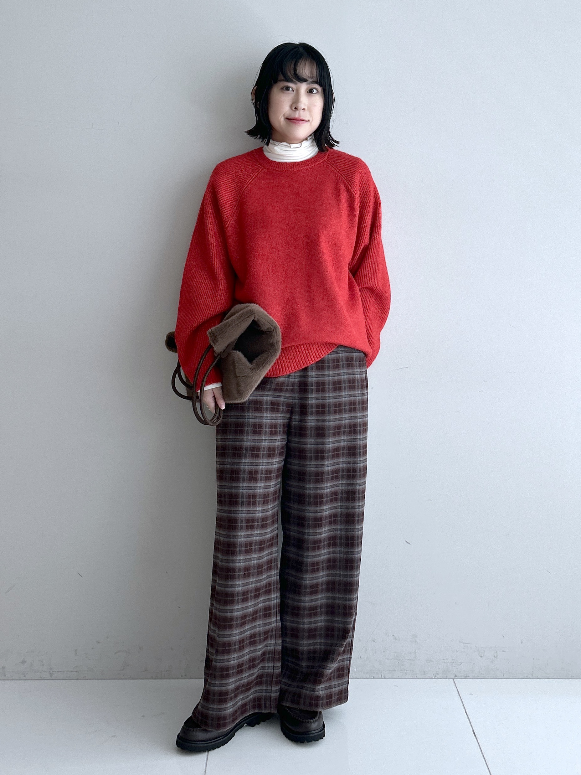 Hirokaさんの「Dessin｜【洗濯機OK/サスティナブル/6色展開】編地切替ラグラン ニットプルオーバー」を使ったコーディネート