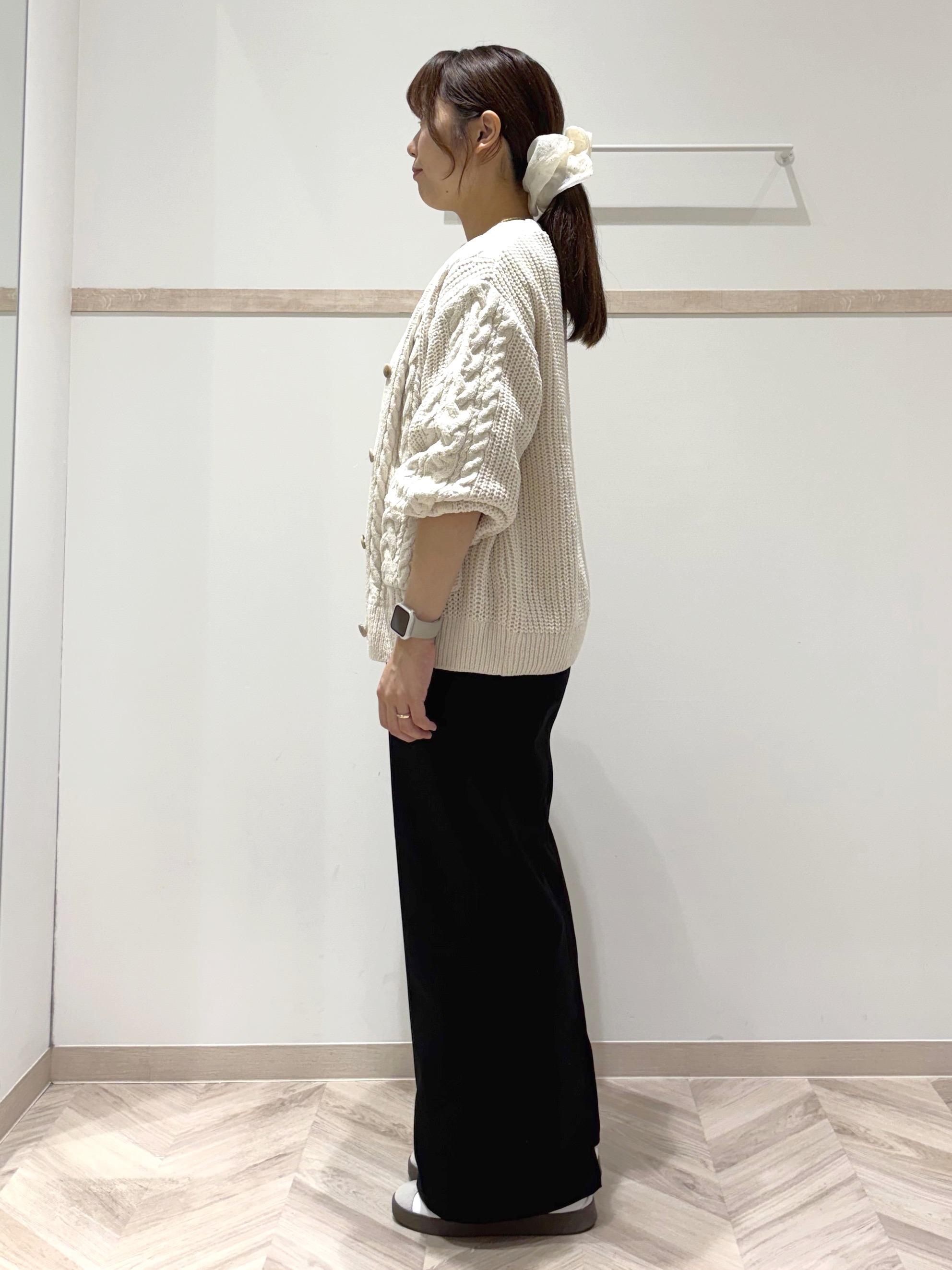 donpiさんの「SHOO･LA･RUE｜【洗濯機可】もこもちモールケーブル Vネックカーディガン」を使ったコーディネート