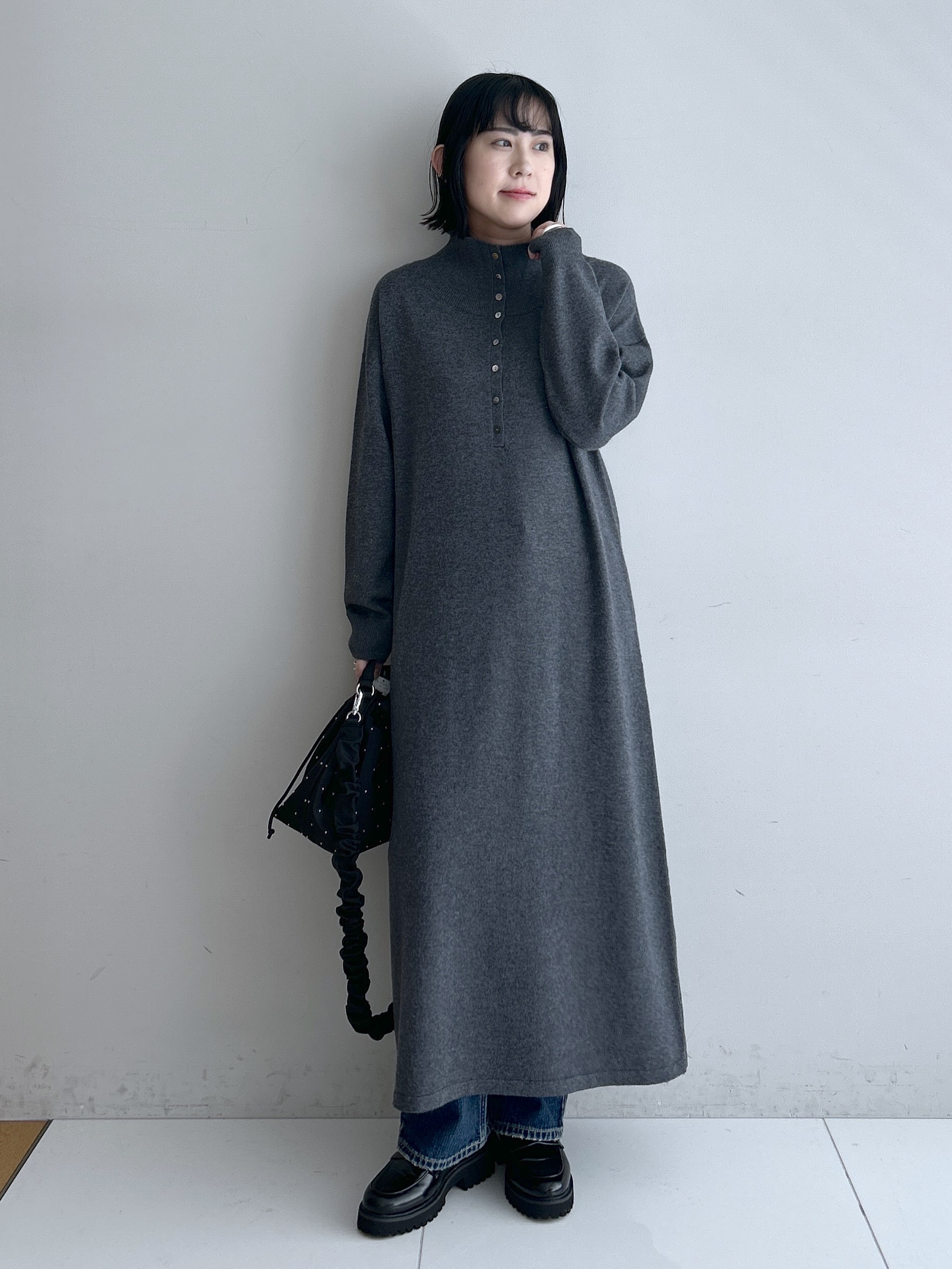 Hirokaさんの「Dessin｜【洗える/オンオフ着られる】袖裏ワンポイント刺繍 オーバーシャツ」を使ったコーディネート