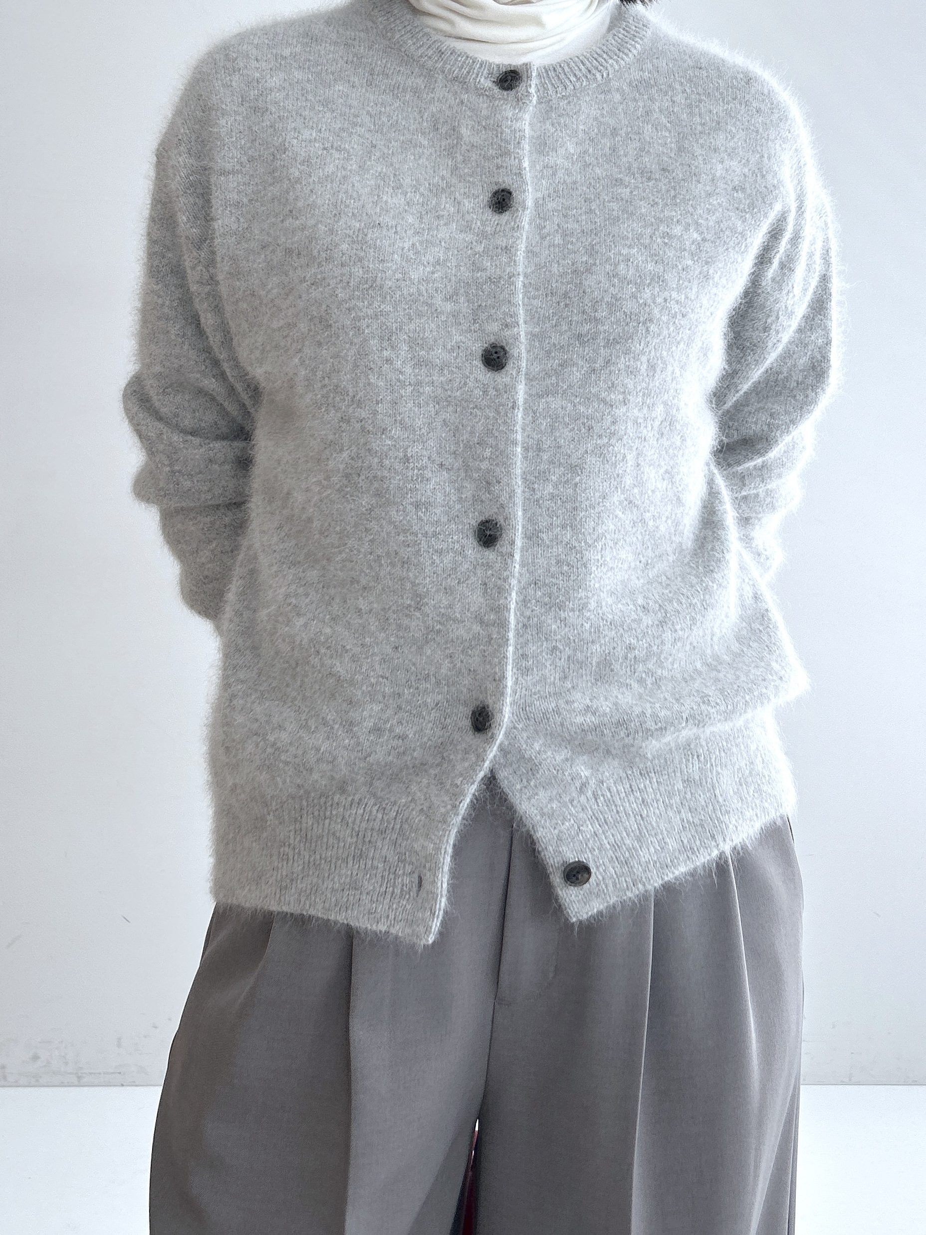 Hirokaさんの「Dessin｜【洗える/ふんわりやわらかい/8色展開】フォックスウールブレンド ニットカーディガン」を使ったコーディネート