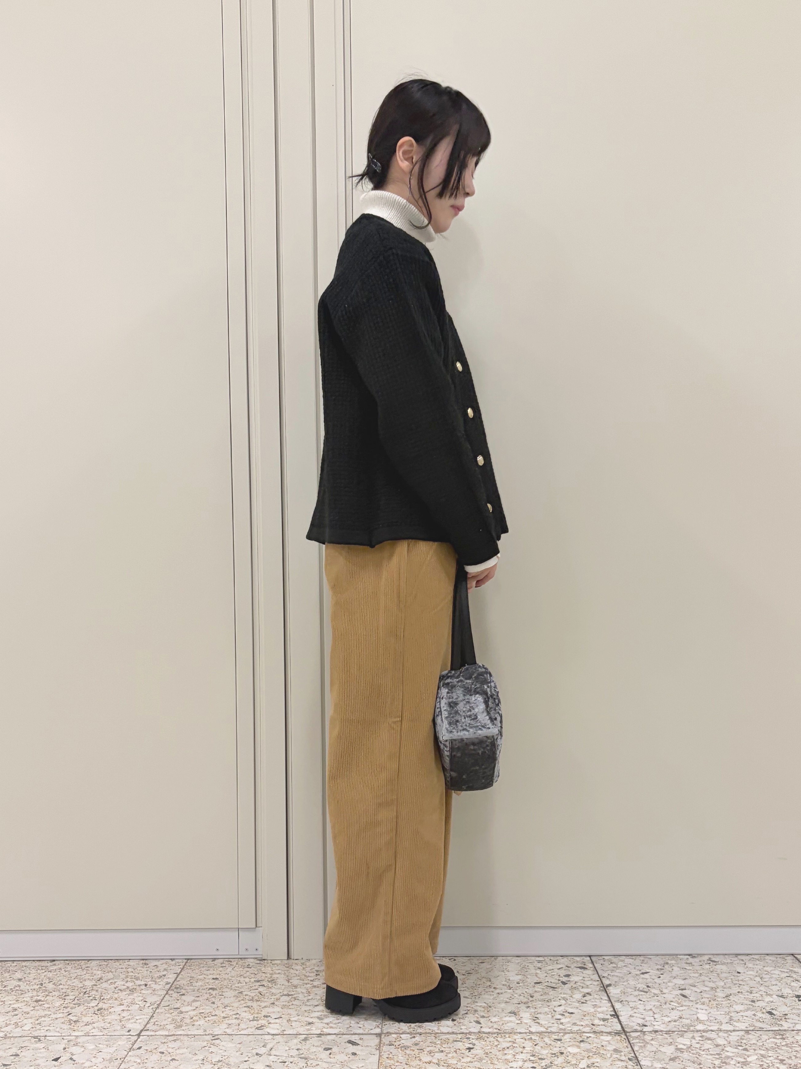 ひよりん⭐️さんの「SHOO･LA･RUE｜【S-LL/洗濯機可】1枚で華やか ツイード調ニットカーディガン」を使ったコーディネート