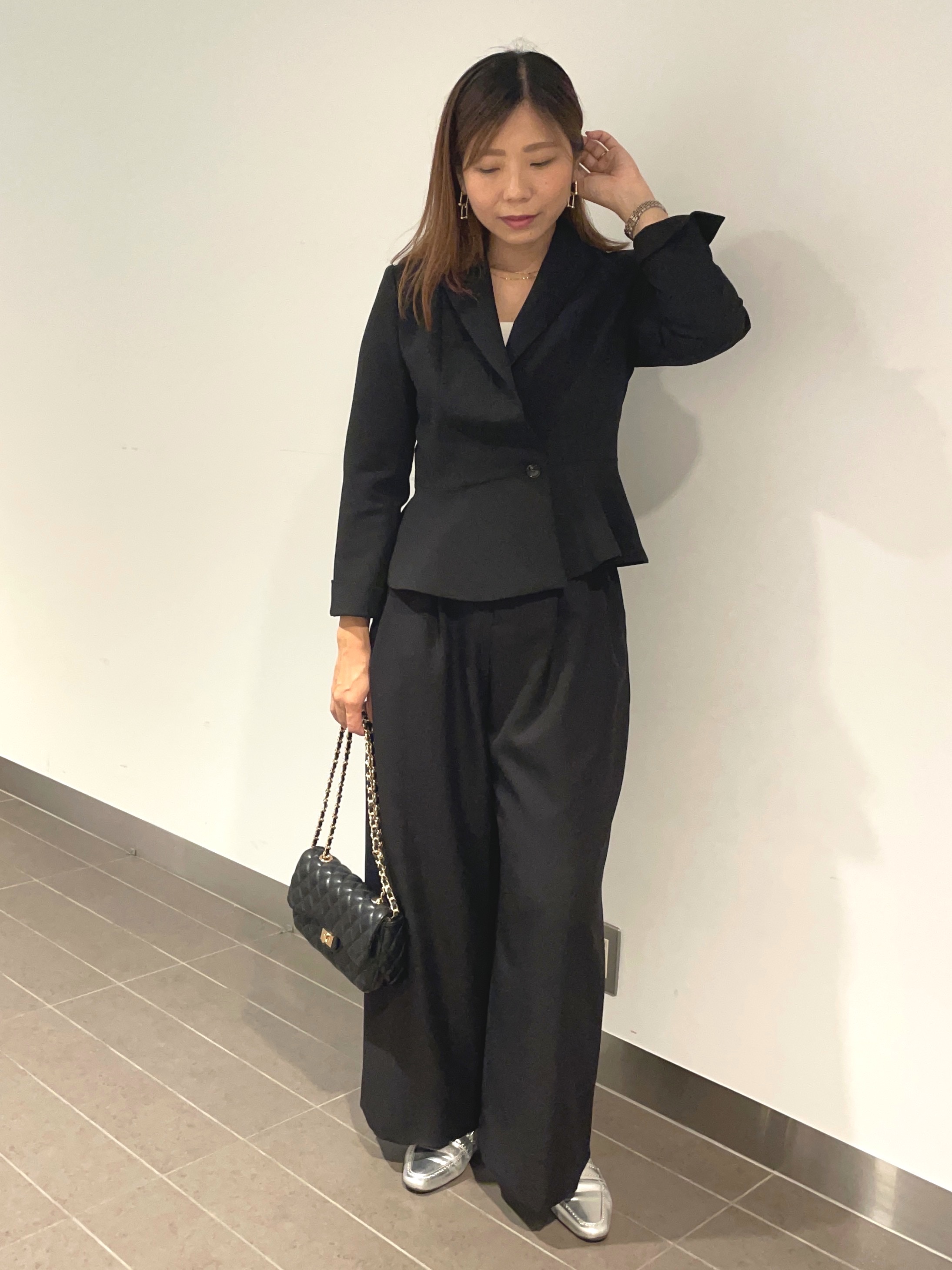 minoriさんの「COUP DE CHANCE｜【手洗い可／日本製】タック入りワイドパンツ」を使ったコーディネート