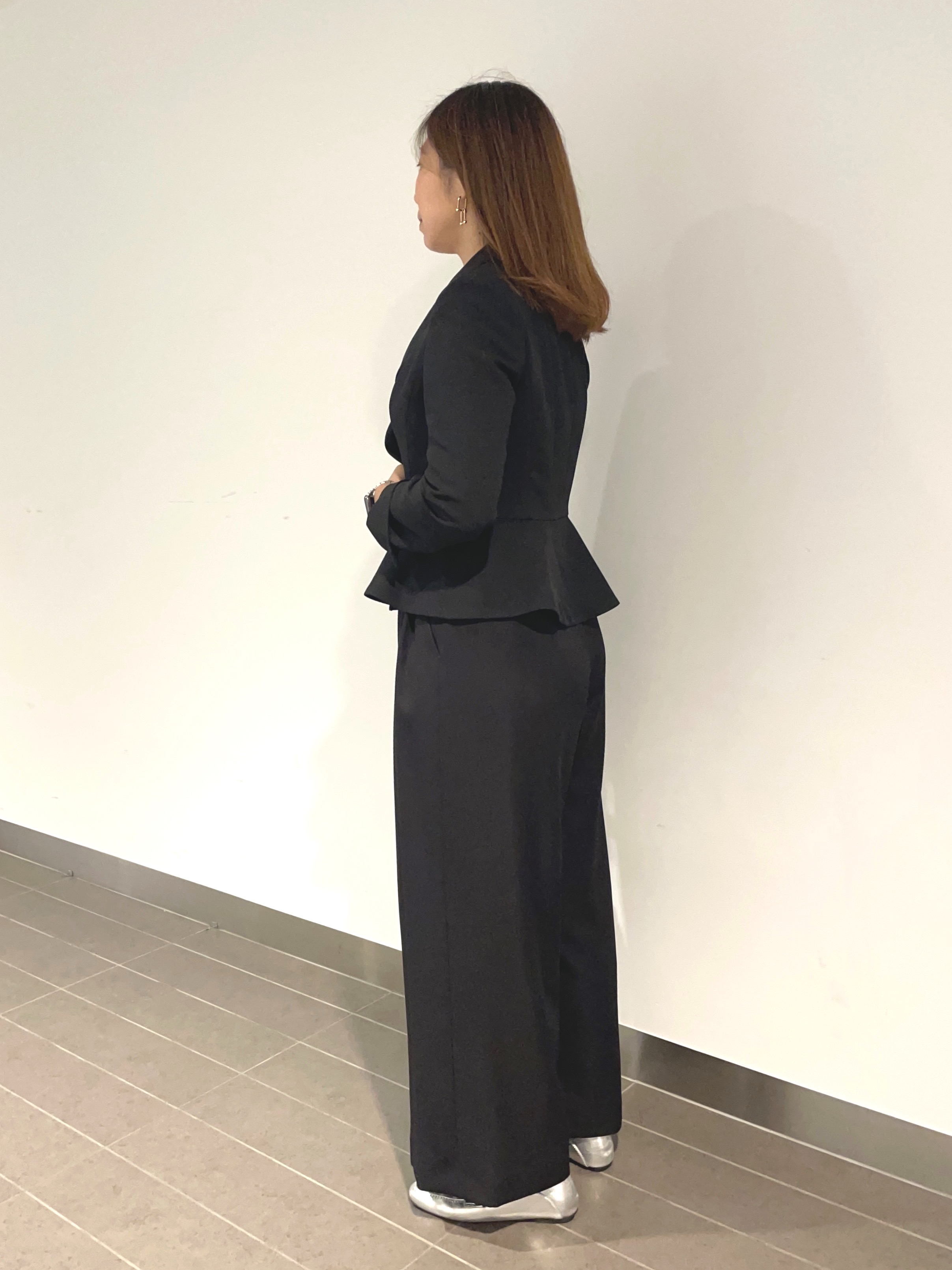 minoriさんの「COUP DE CHANCE｜【手洗い可／日本製】タック入りワイドパンツ」を使ったコーディネート