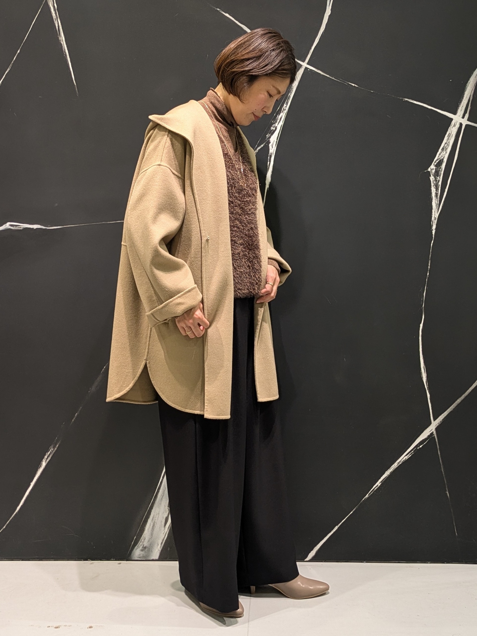 ｎｏｒｉさんの「COUP DE CHANCE｜【ウール混／配色／ゆったり】ミドル丈リバーフーディコート」を使ったコーディネート