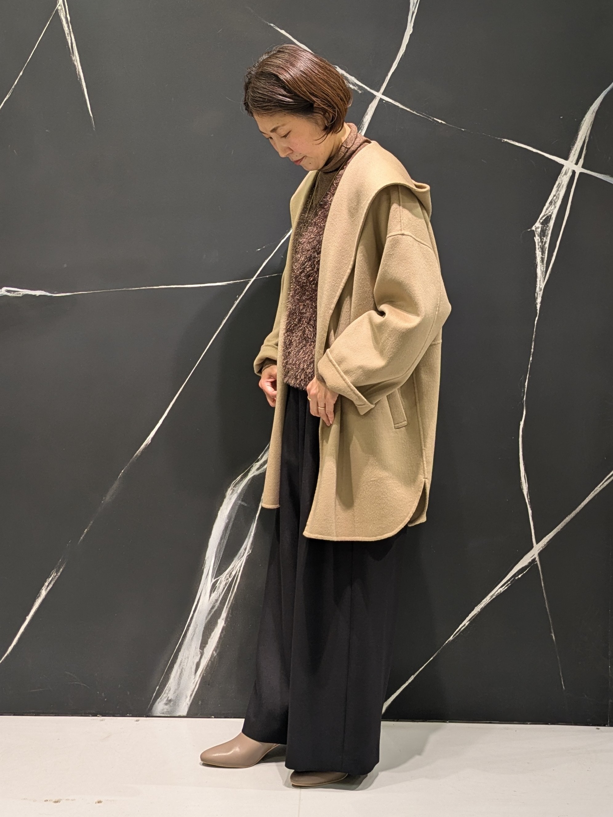 ｎｏｒｉさんの「COUP DE CHANCE｜【ウール混／配色／ゆったり】ミドル丈リバーフーディコート」を使ったコーディネート