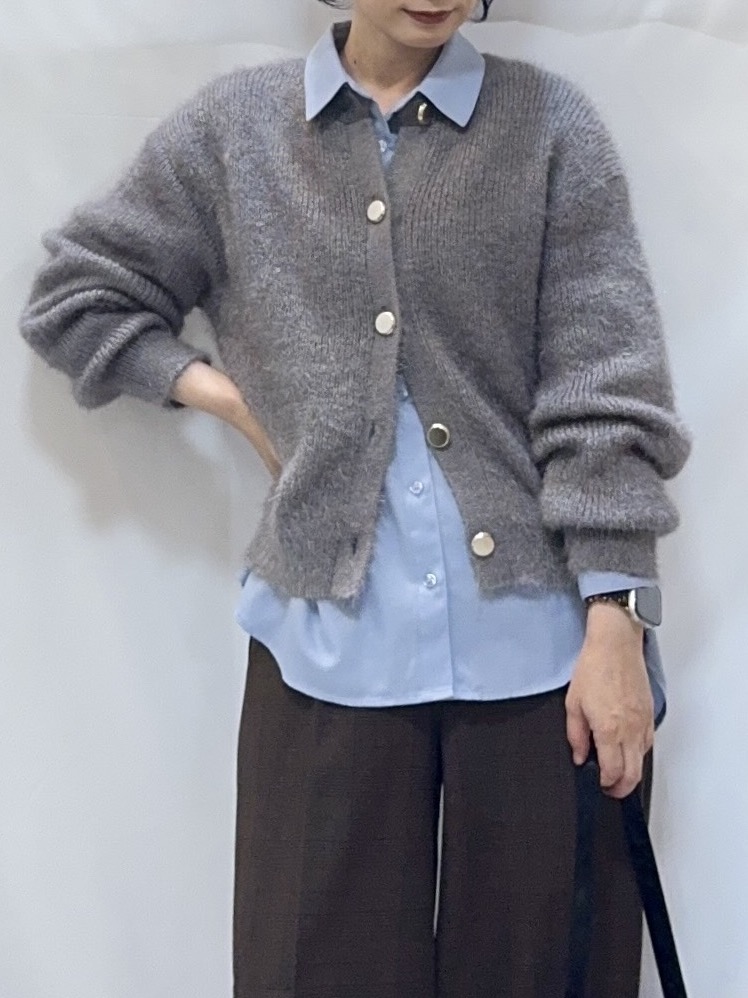 𝐇𝐢𝐫𝐨𝐦𝐢さんの「SHOO･LA･RUE｜【S-LL】ゆるもこ シャギーニットカーディガン」を使ったコーディネート