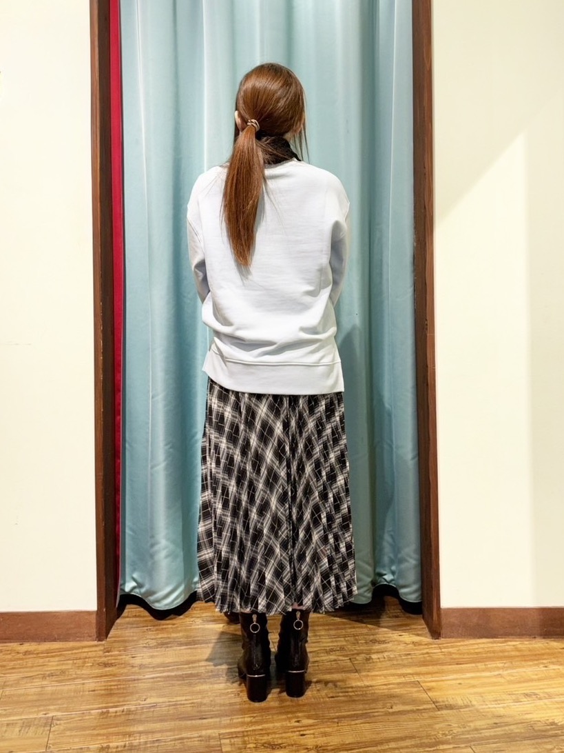 tukiさんの「SHOO･LA･RUE｜【S-LL/洗濯機可】ゆるっと着られる 裏毛プリントアソートスウェット」を使ったコーディネート